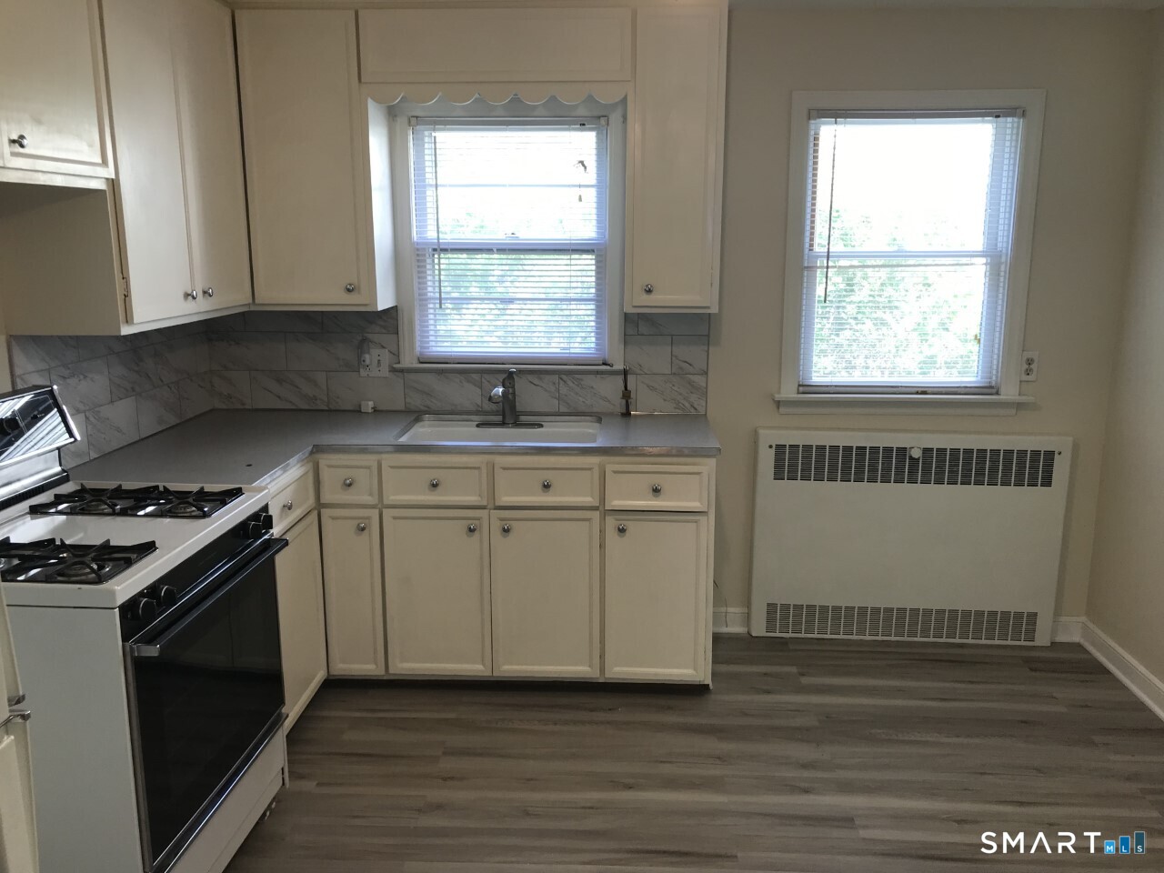 720 Knapps Highway Property Photo 6