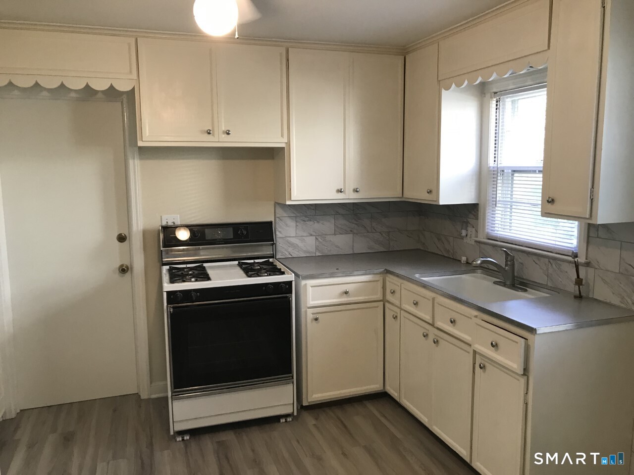 720 Knapps Highway Property Photo 7
