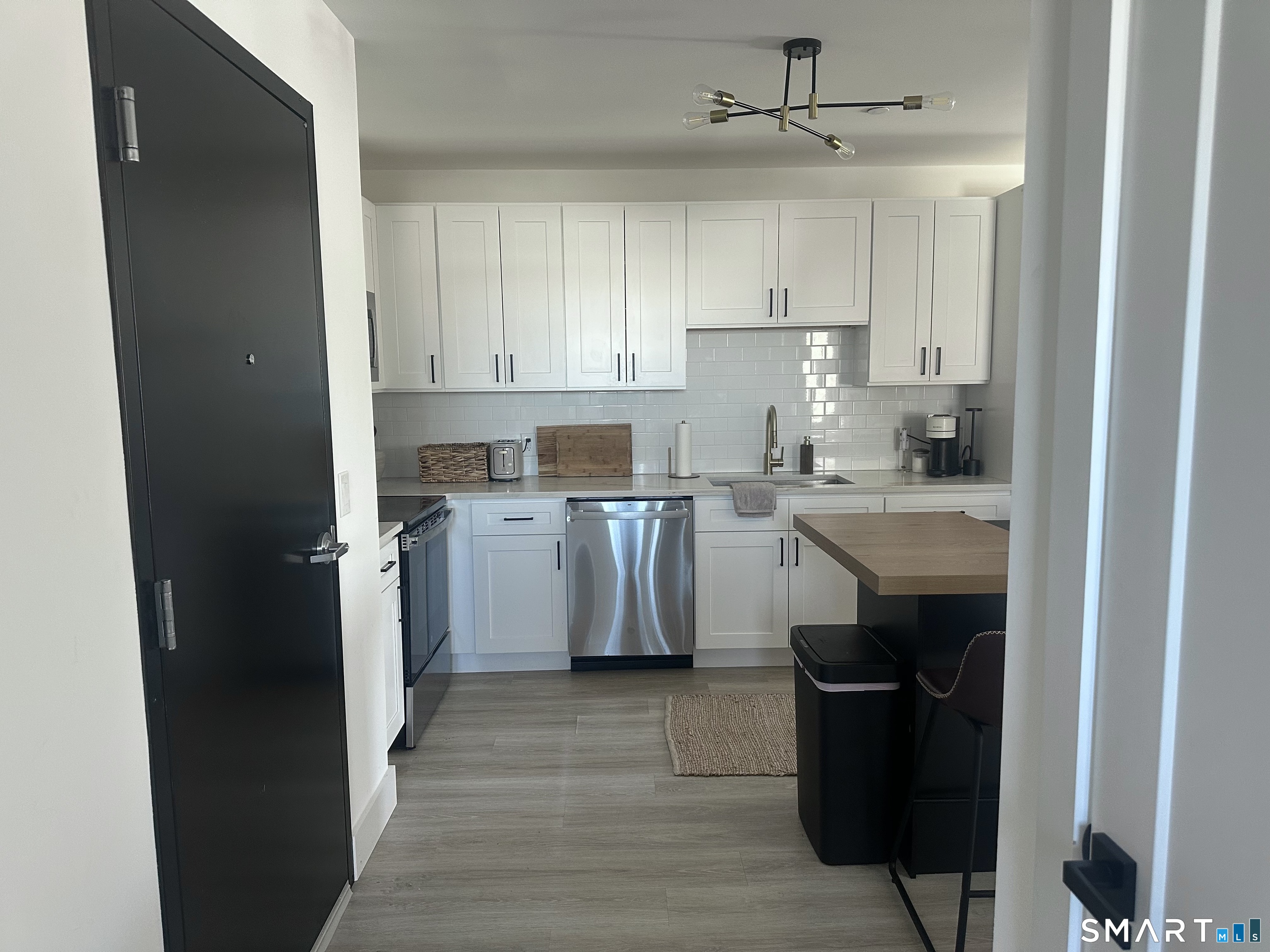 211 Ferry 208 Boulevard Property Photo 7