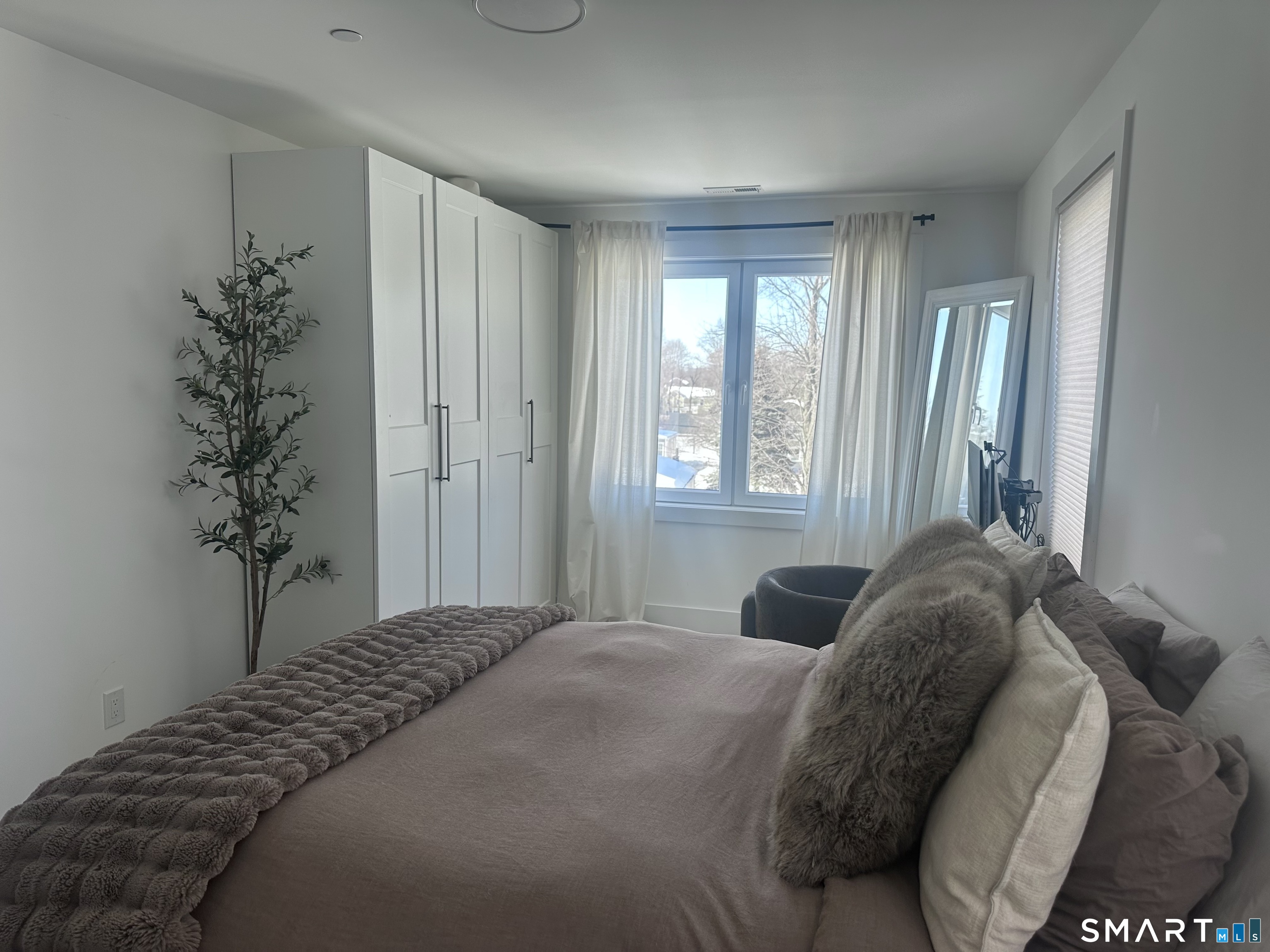 211 Ferry 208 Boulevard Property Photo 14