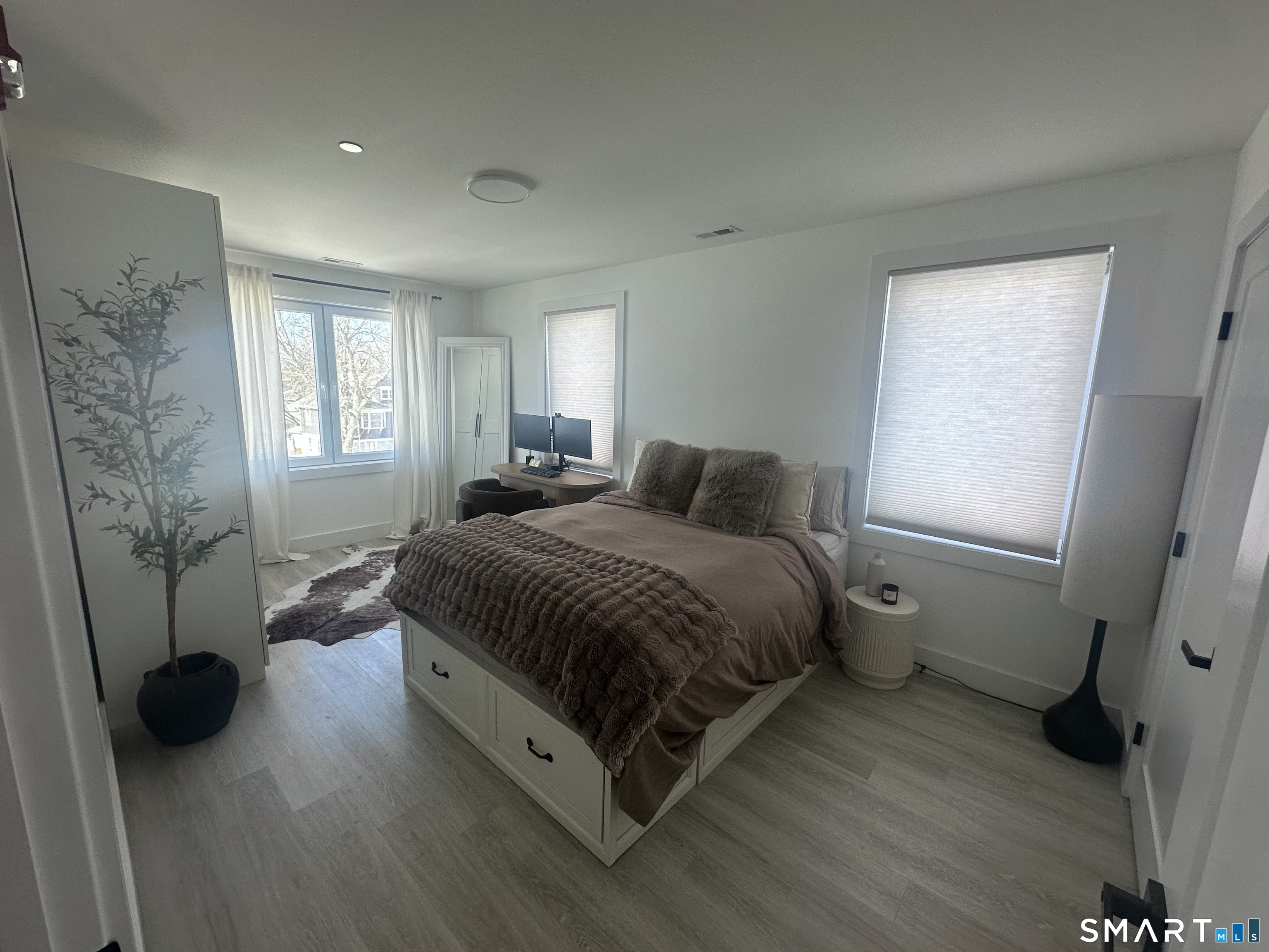 211 Ferry 208 Boulevard Property Photo 15