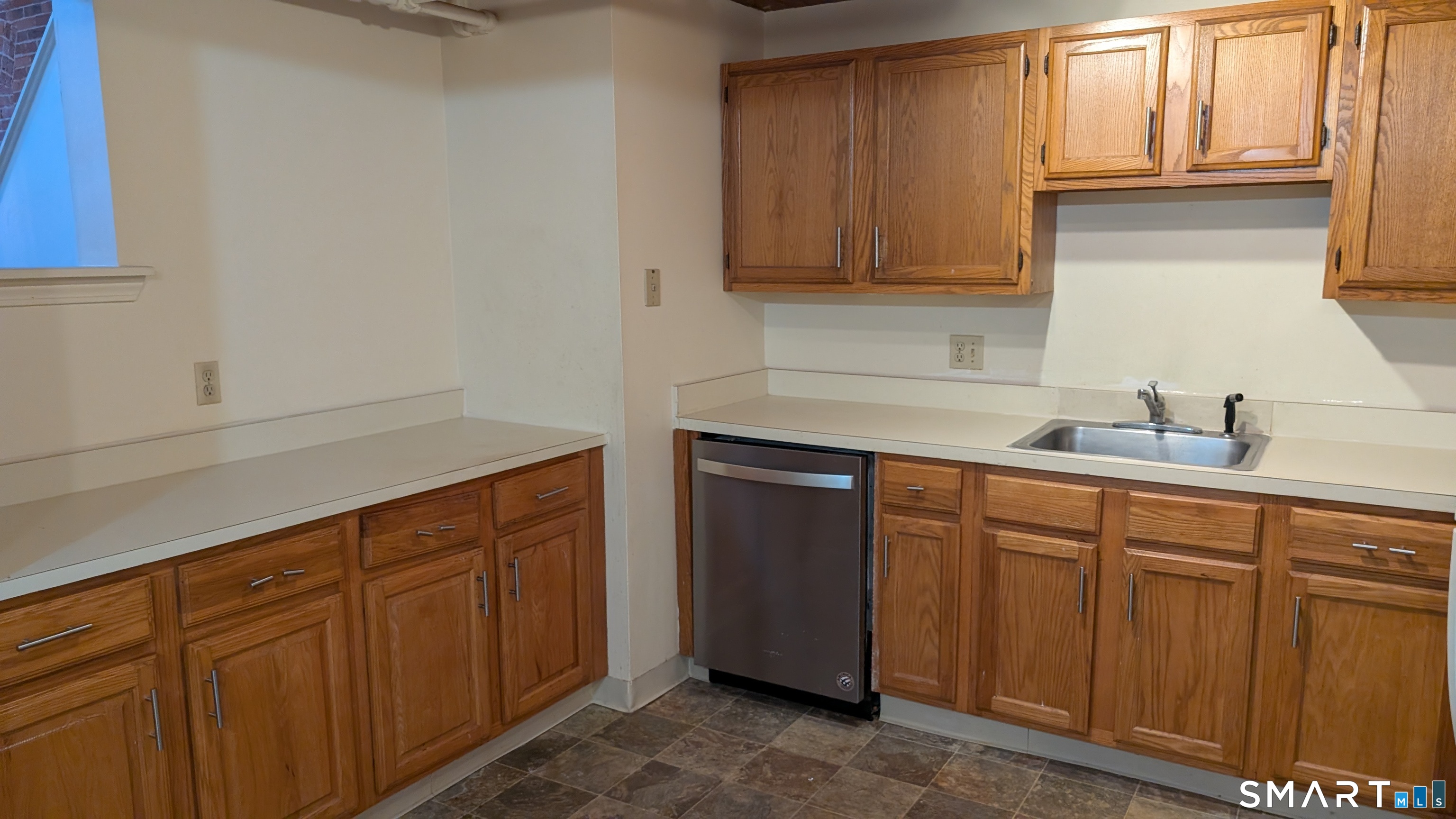 839 Main Apt 98 Street Property Photo 8