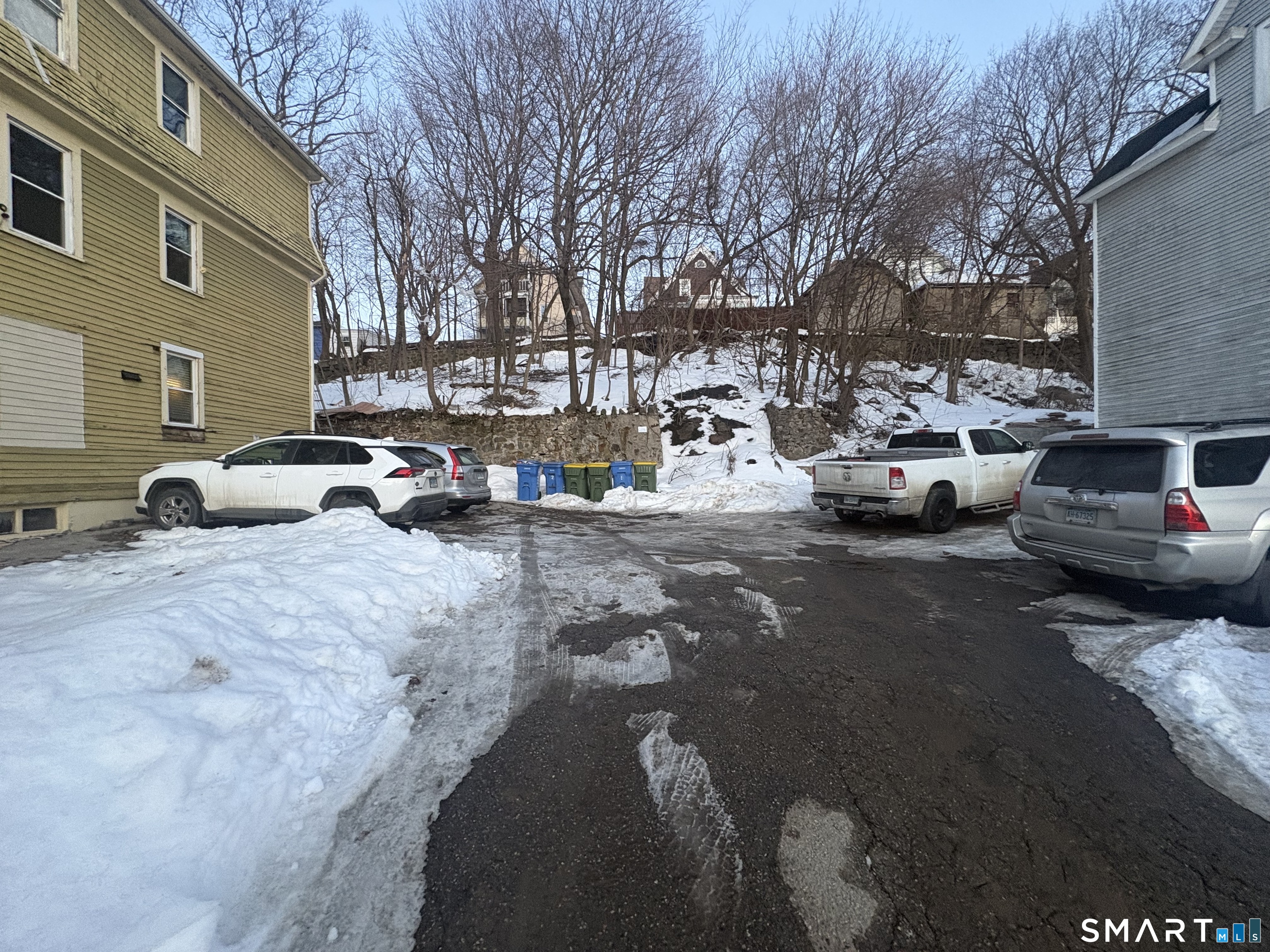 162 Plaza Avenue Property Photo 4