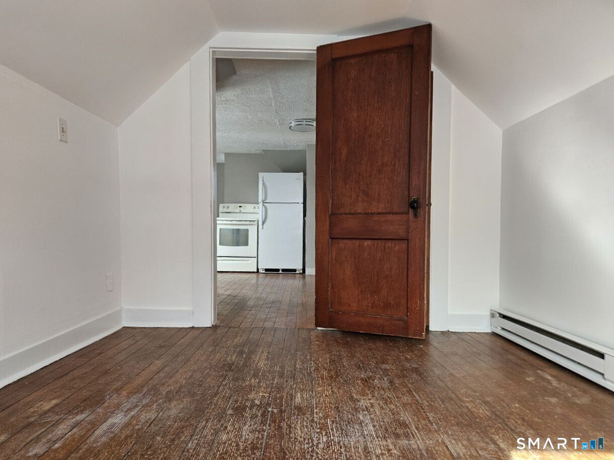 21 Sigourney 3 Street Property Photo 8