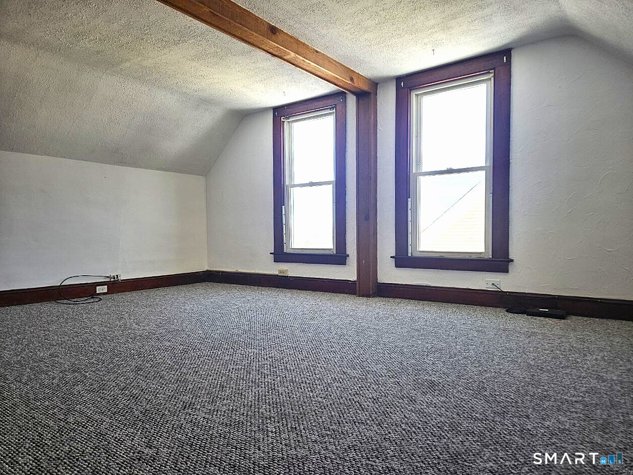 21 Sigourney 3 Street Property Photo 16