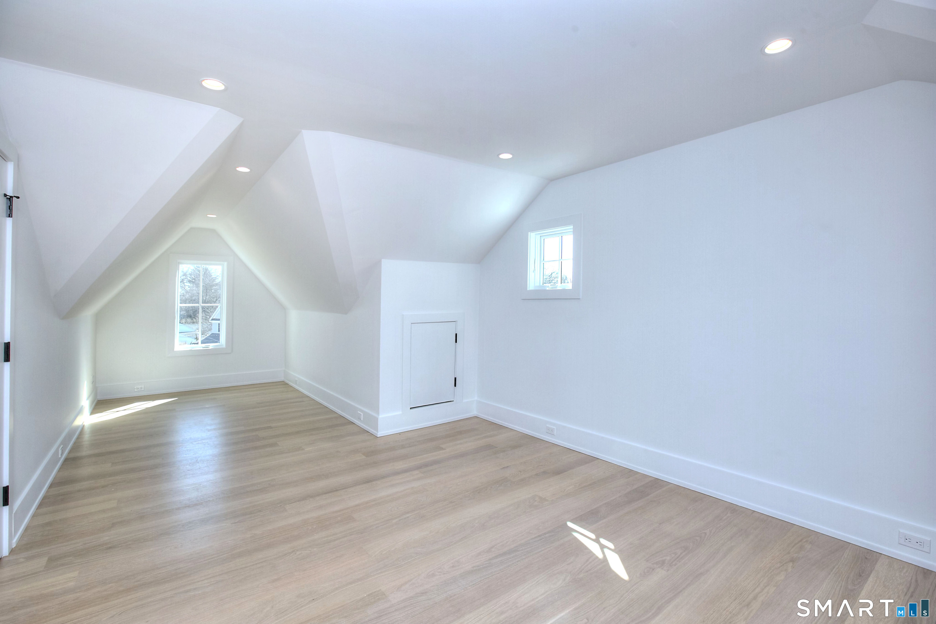 8 Loretta Court Property Photo 33