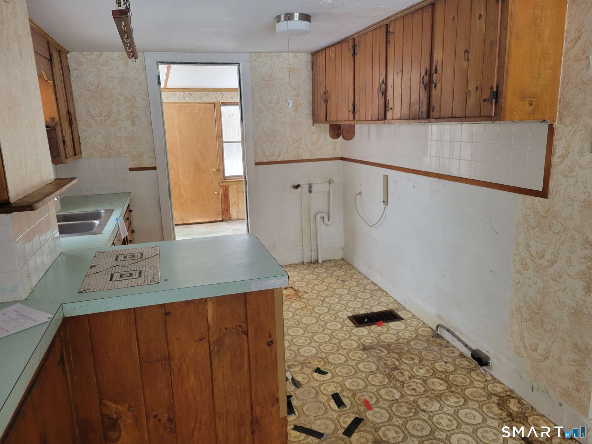 459 Colonel Ledyard Highway Property Photo 10