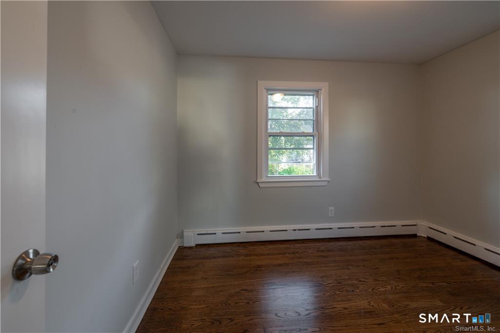 927 Birmingham Street Property Photo 12