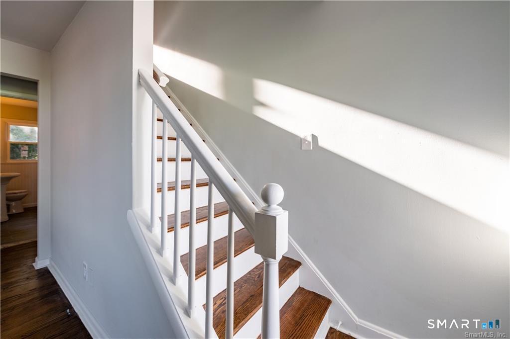 927 Birmingham Street Property Photo 22