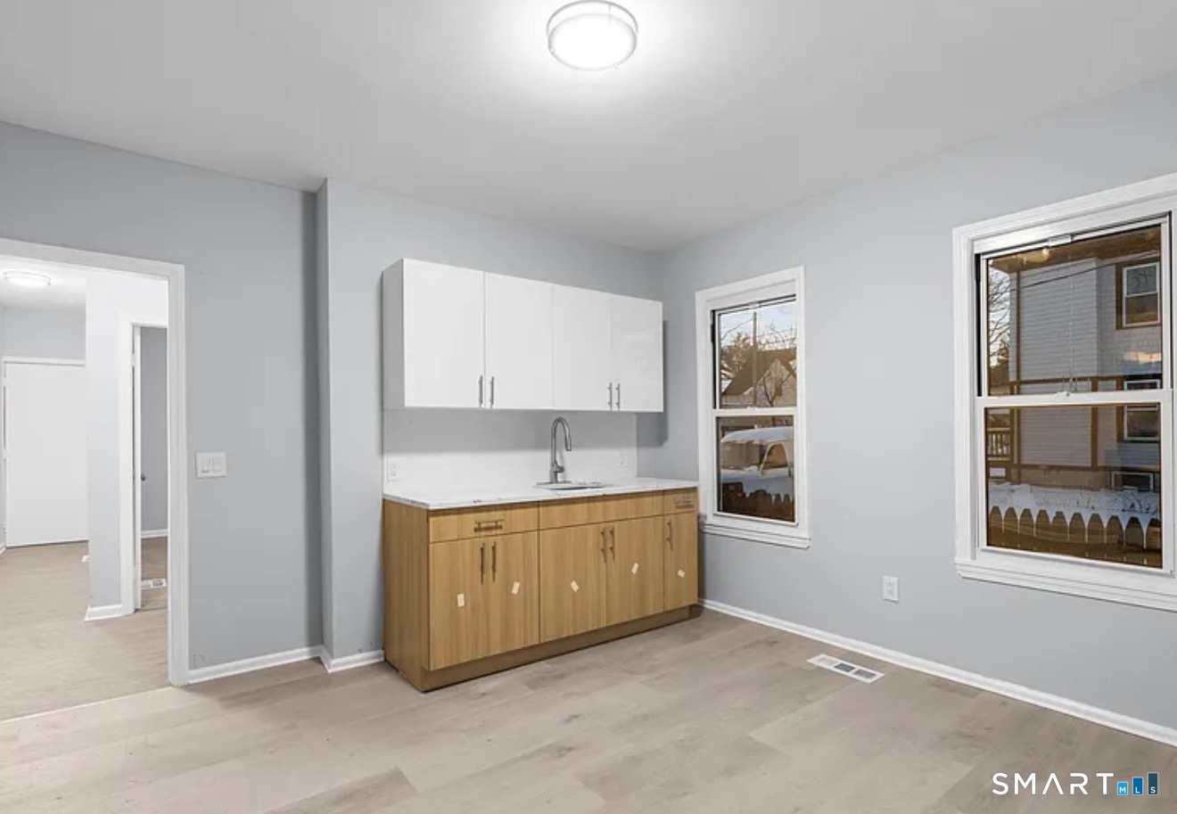 301 Poplar Street Property Photo 3