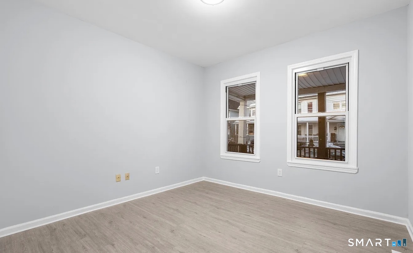 301 Poplar Street Property Photo 5