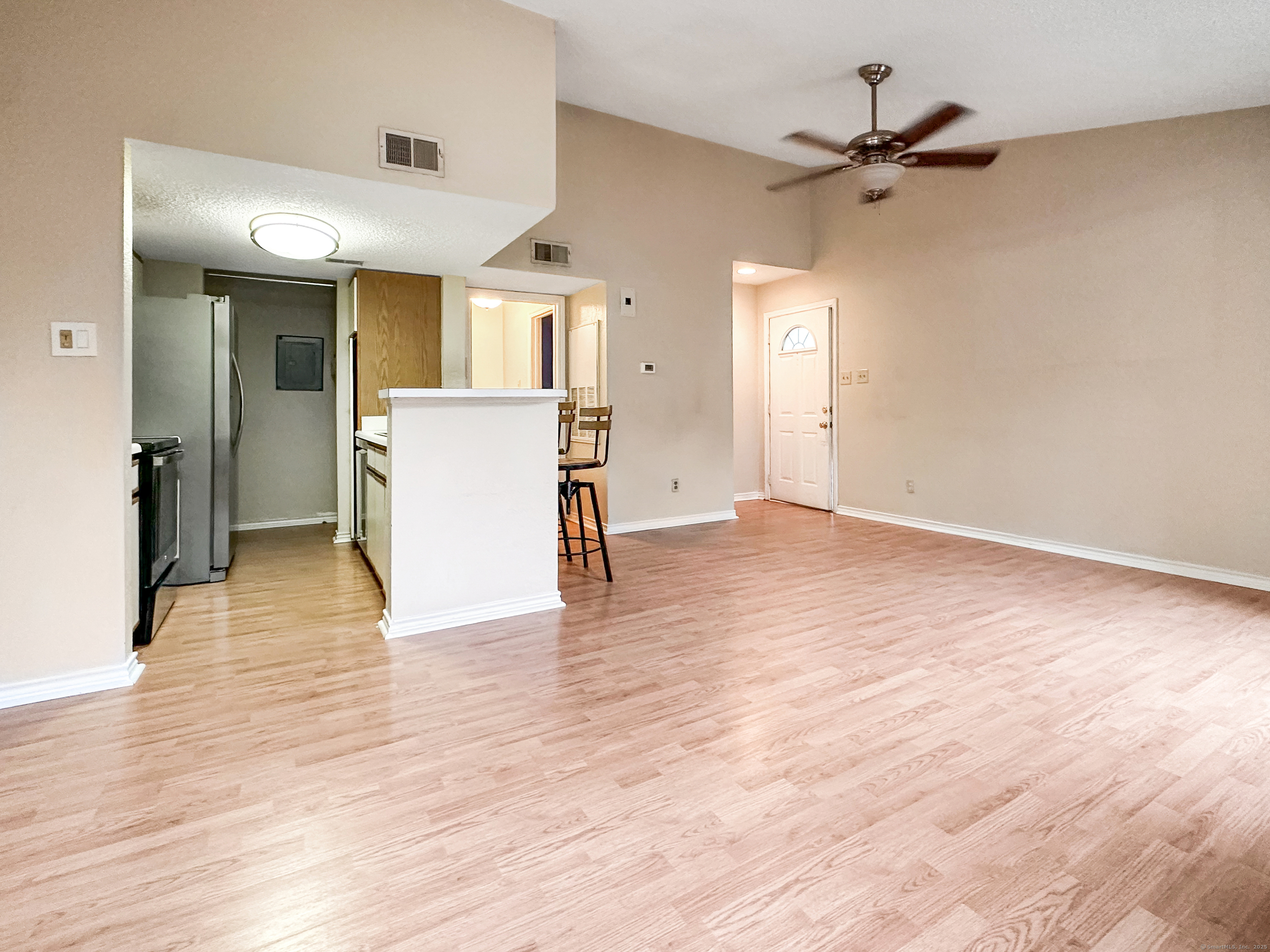 31 High Apt 11304 Street Property Photo 3