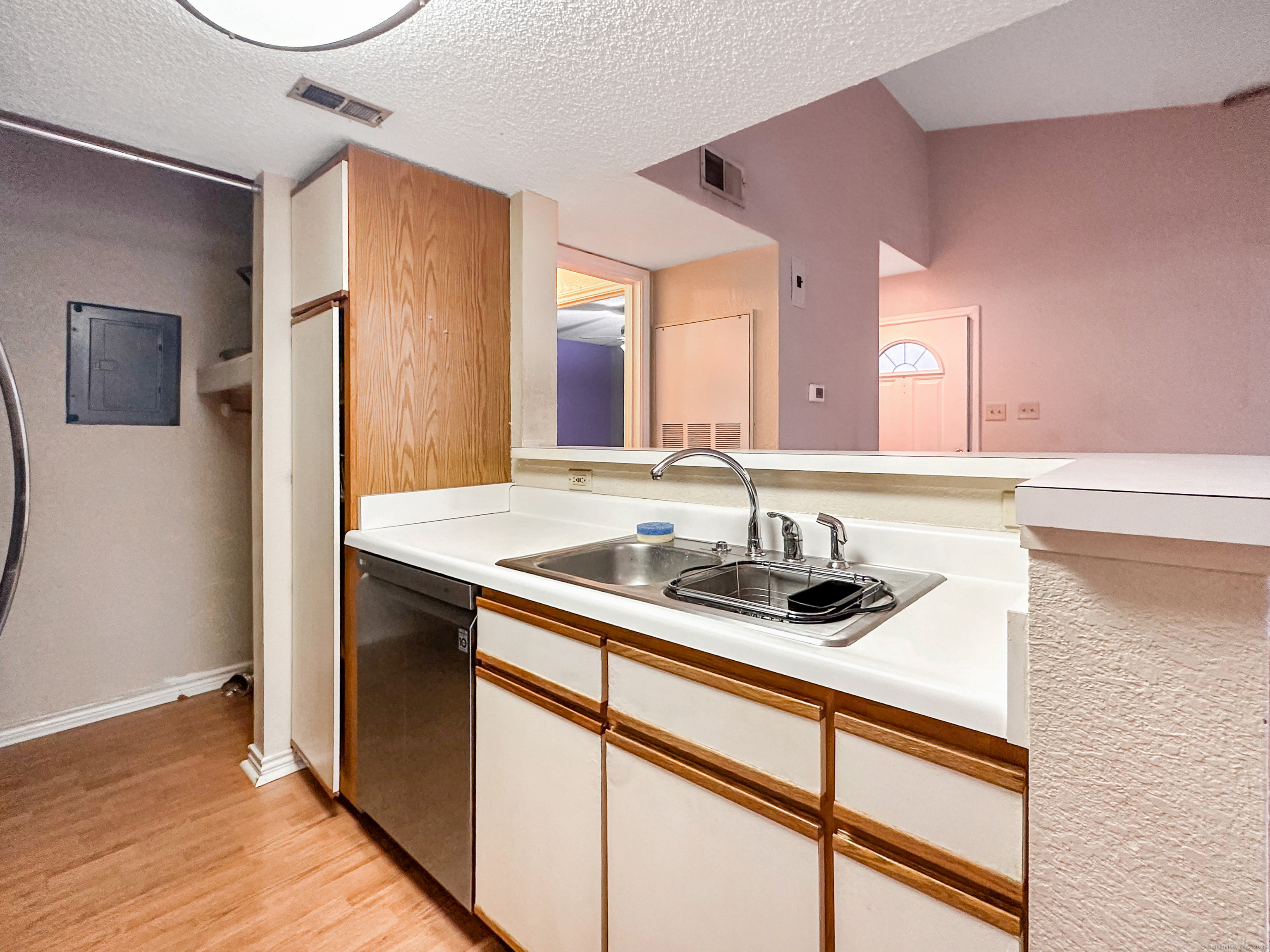 31 High Apt 11304 Street Property Photo 5