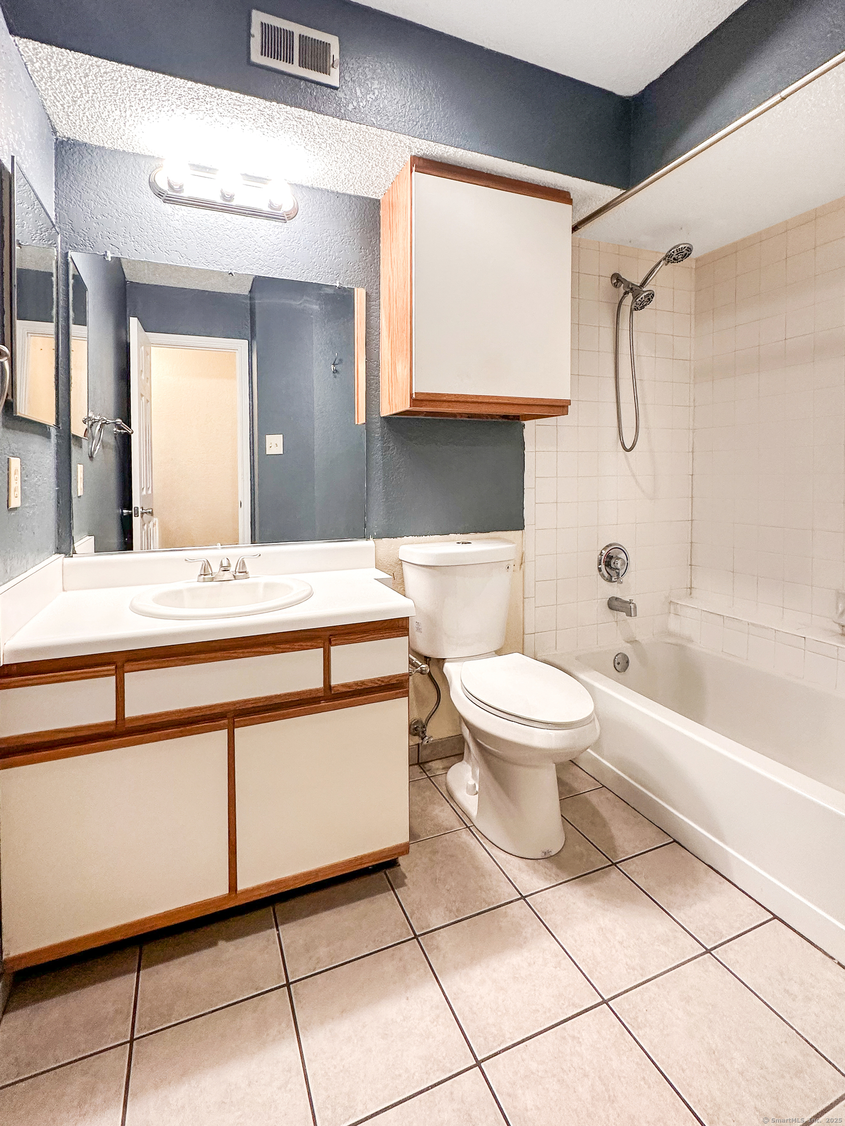 31 High Apt 11304 Street Property Photo 19