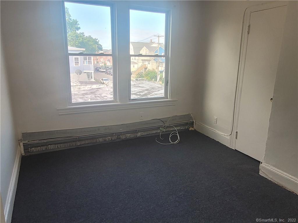 23-25 Morgan Avenue Property Photo 4