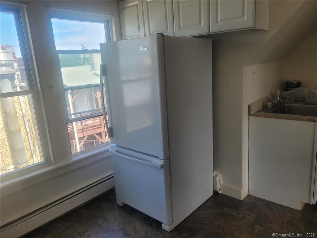 23-25 Morgan Avenue Property Photo 5