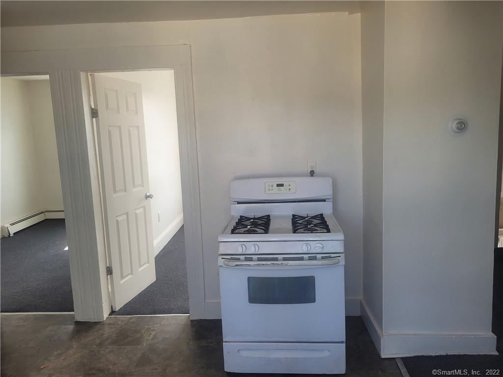 23-25 Morgan Avenue Property Photo 6