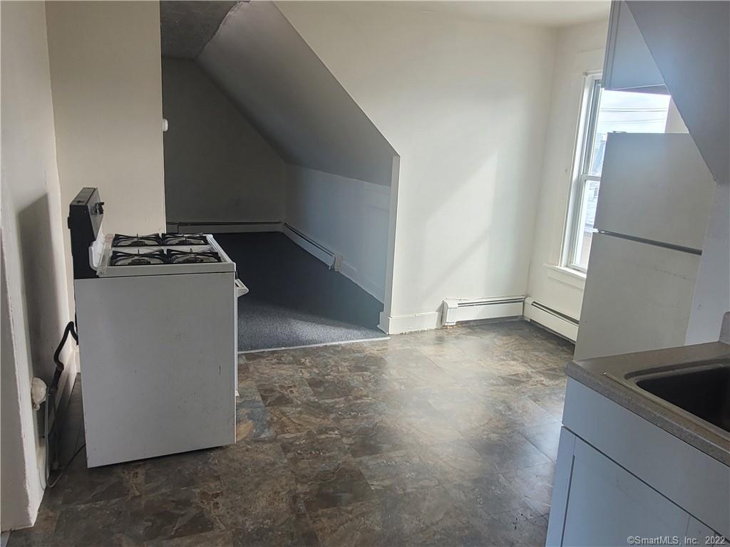 23-25 Morgan Avenue Property Photo 10