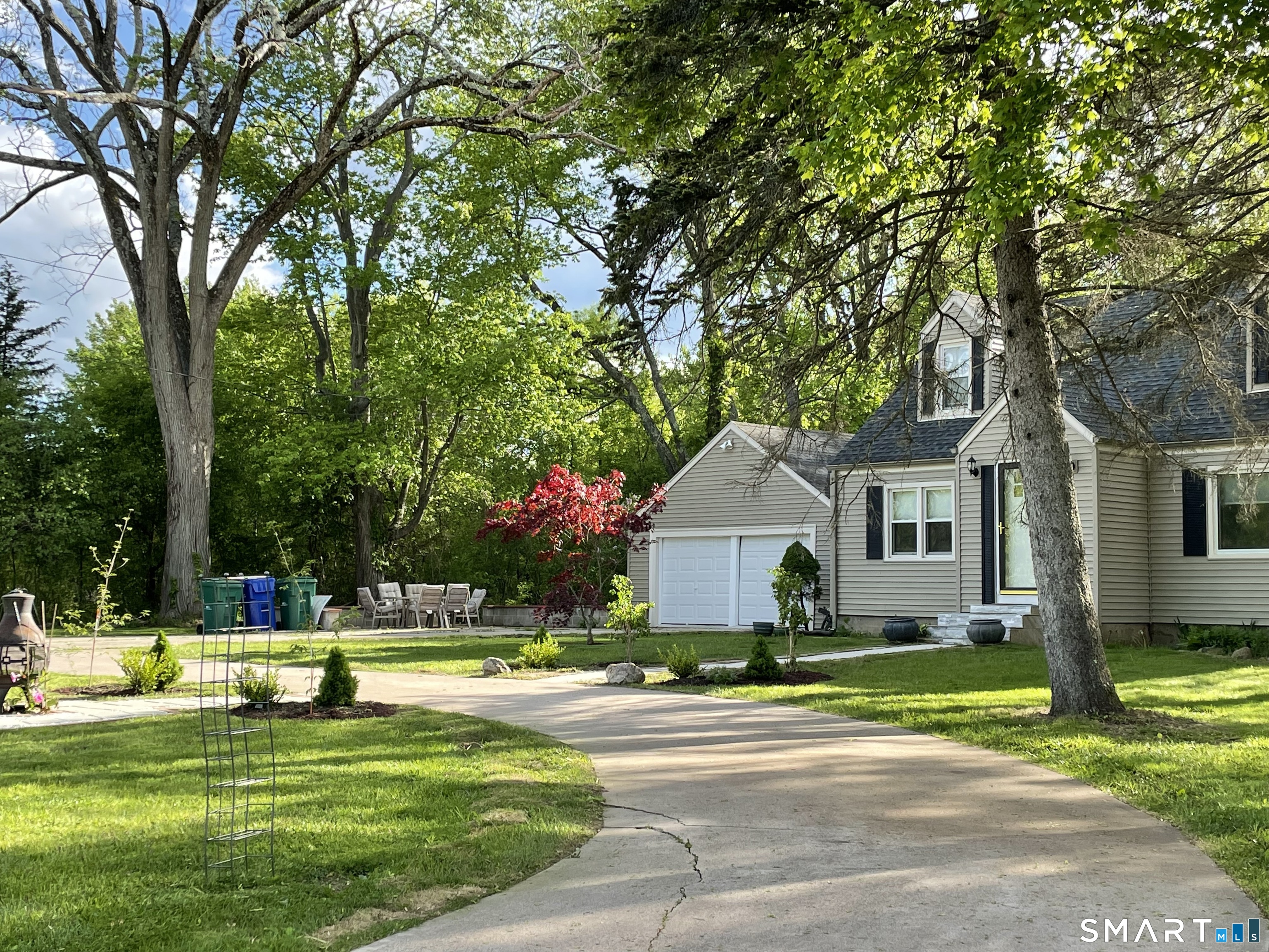 1347 Hall Boulevard Property Photo 3