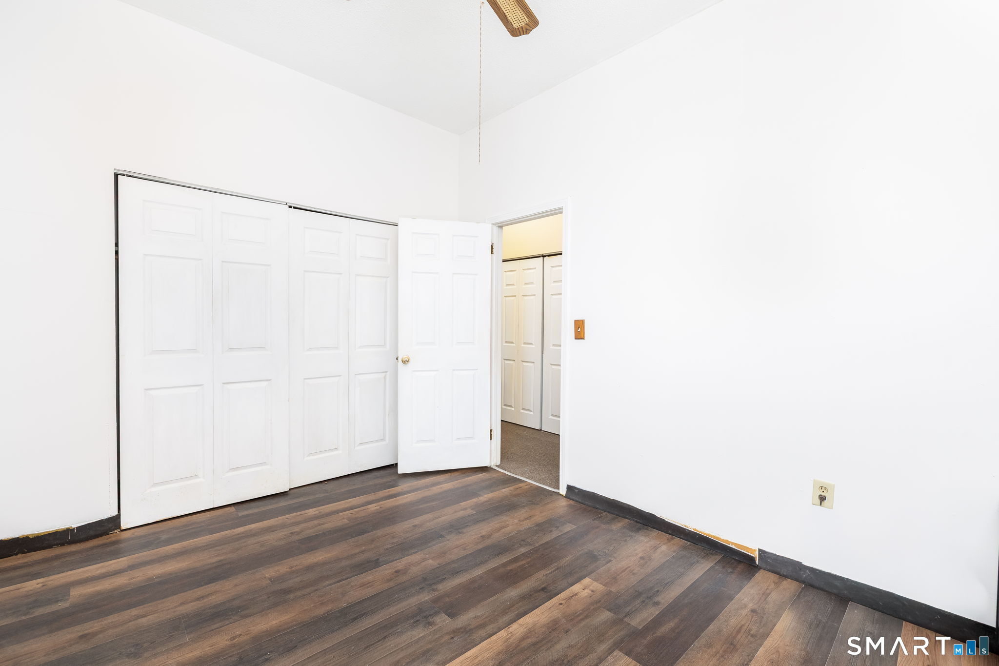 24158452 Property Photo 14