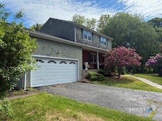 11 Williamsburg Drive Property Photo 2
