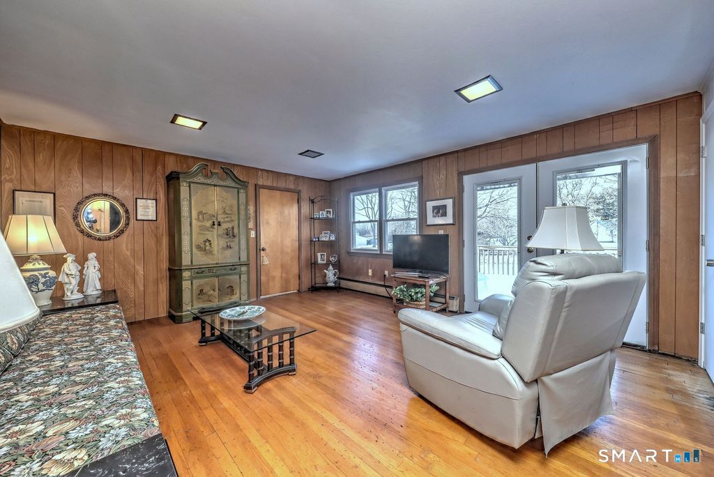 11 Williamsburg Drive Property Photo 18