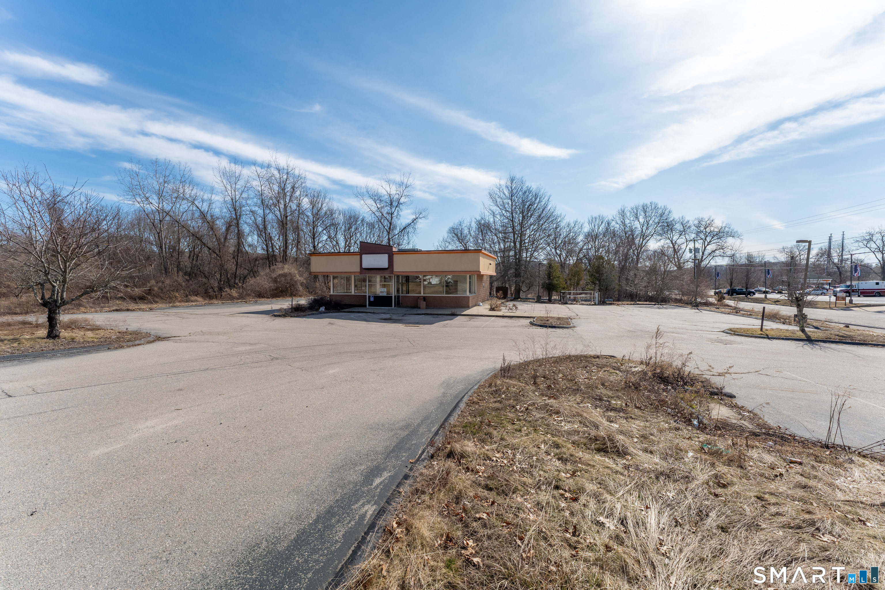 641 Norwich New London Turnpike Property Photo 2