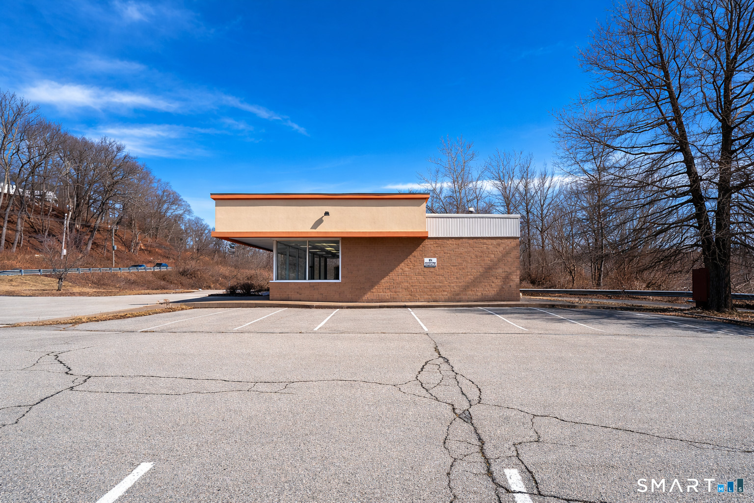 641 Norwich New London Turnpike Property Photo 3