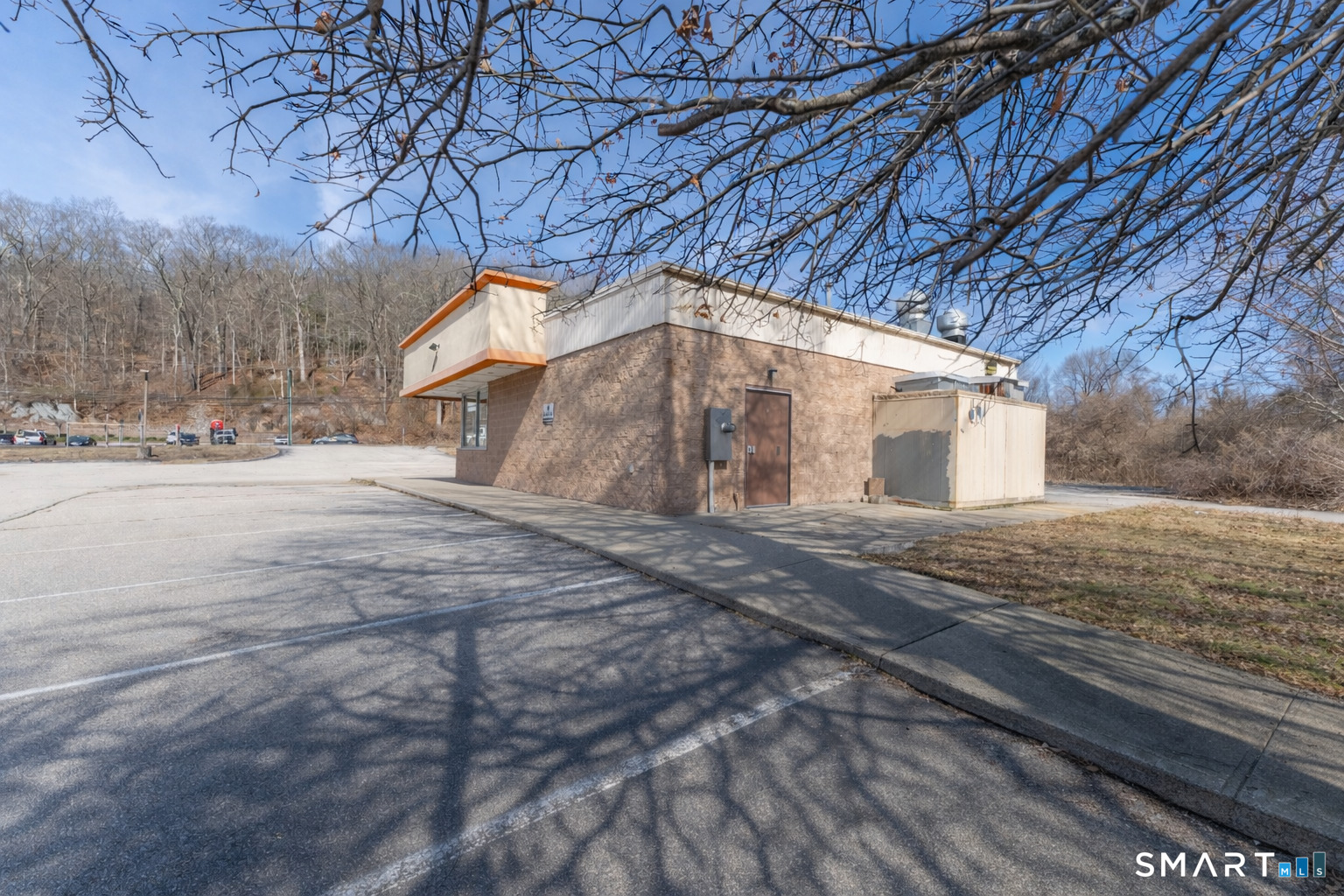 641 Norwich New London Turnpike Property Photo 4