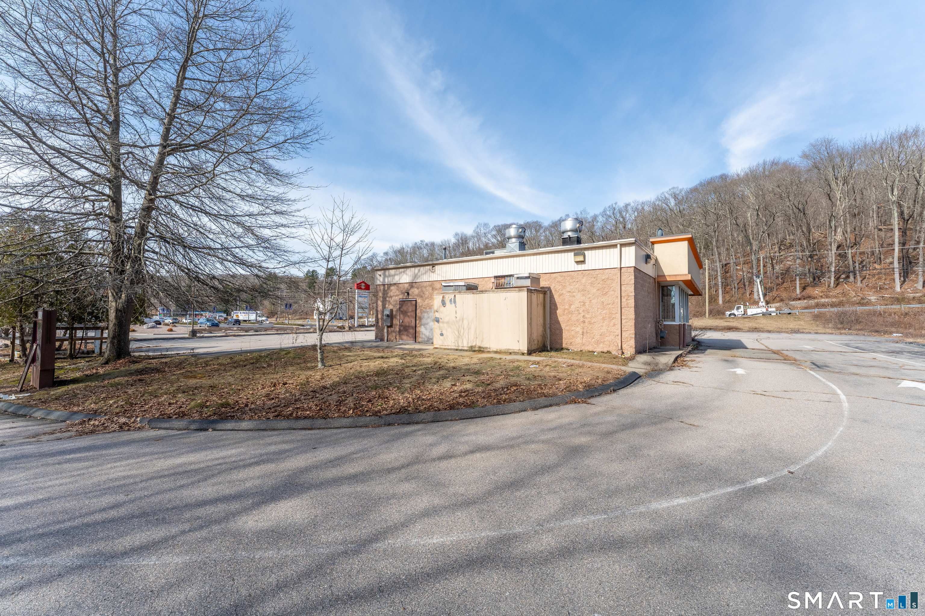 641 Norwich New London Turnpike Property Photo 7