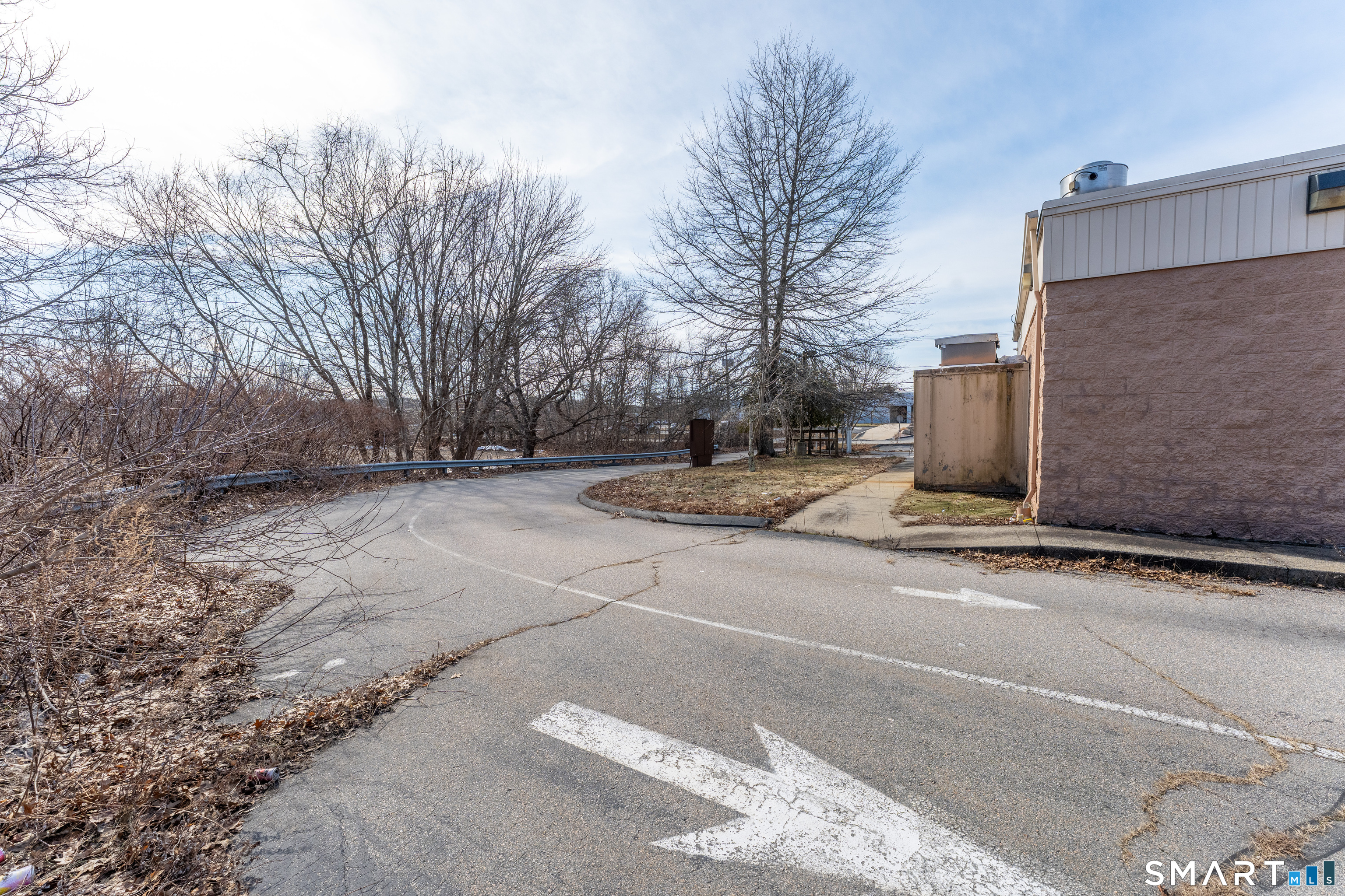 641 Norwich New London Turnpike Property Photo 8