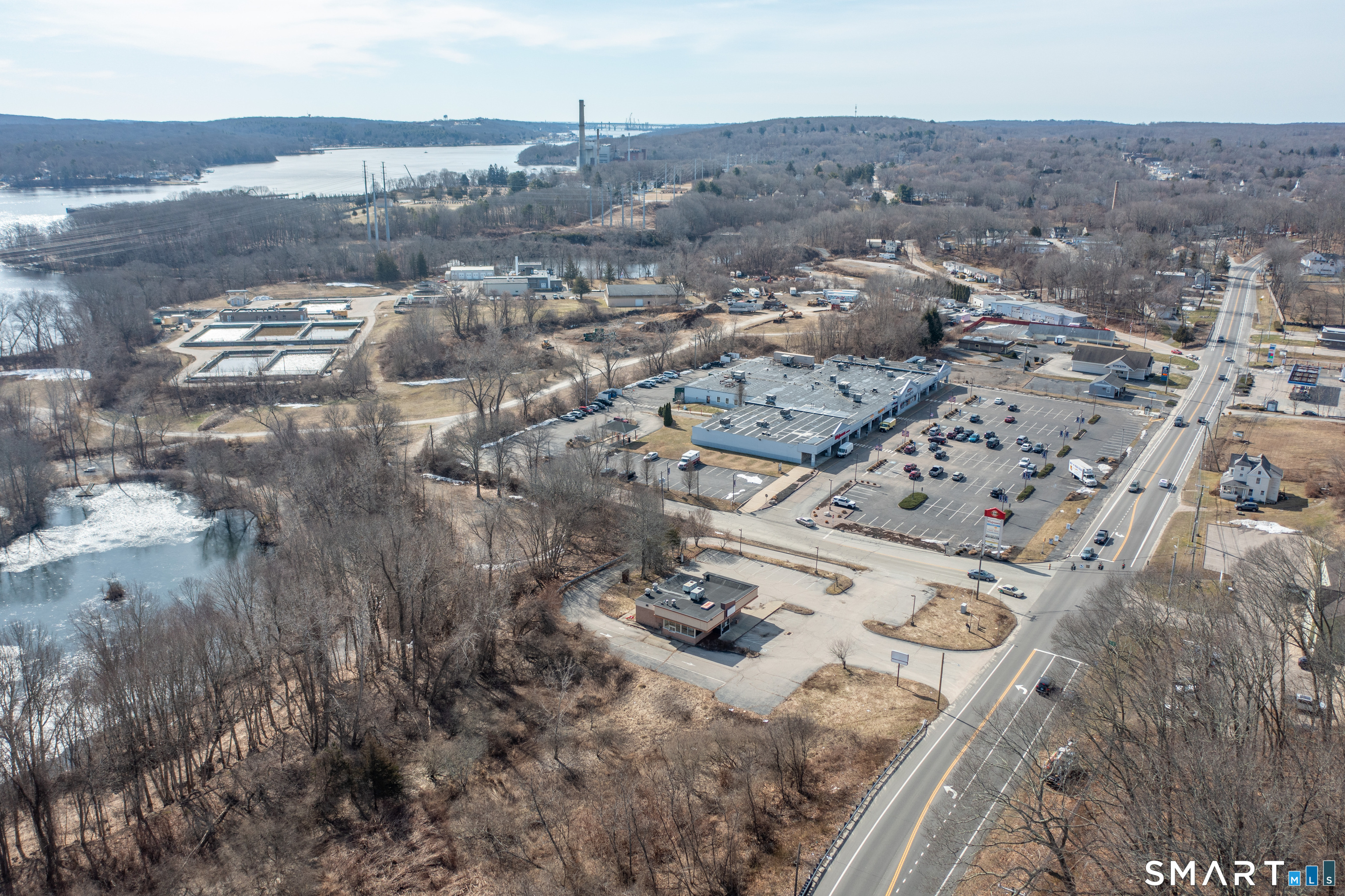 641 Norwich New London Turnpike Property Photo 17