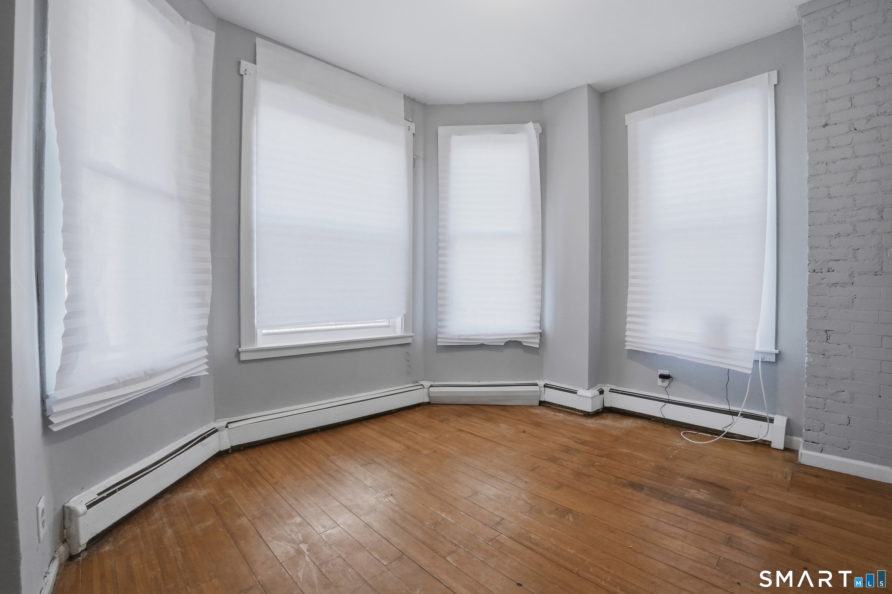 584 Kossuth Street Property Photo 4