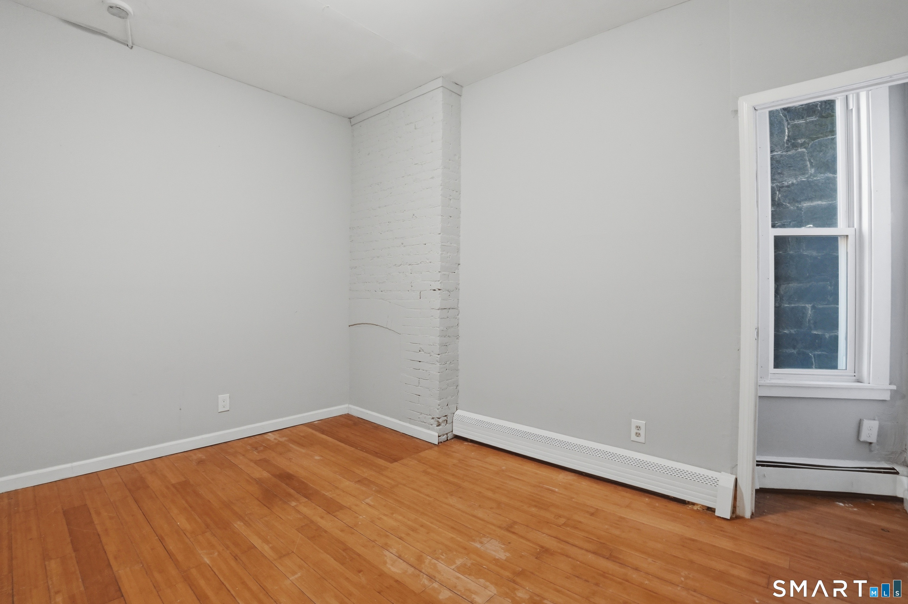584 Kossuth Street Property Photo 7