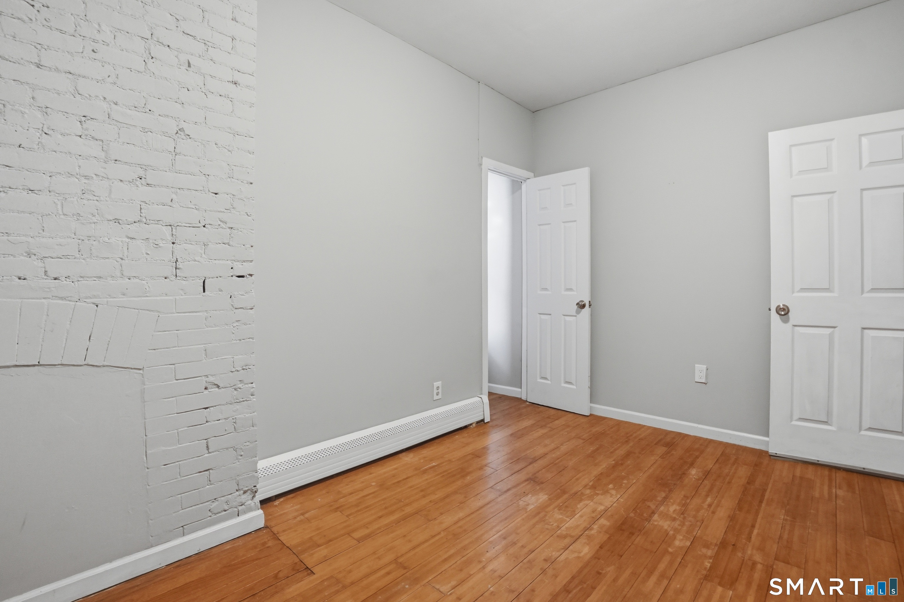 584 Kossuth Street Property Photo 8