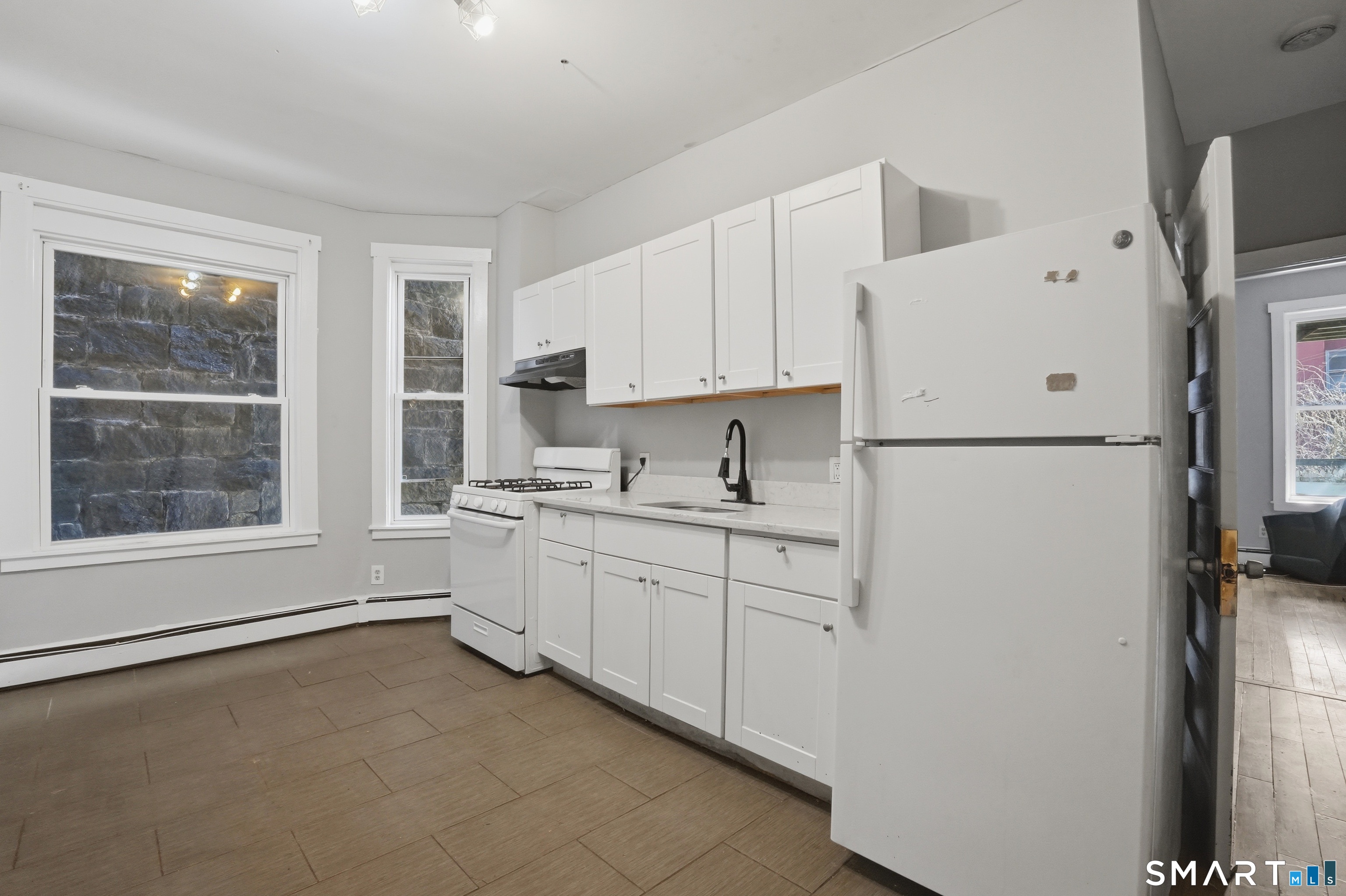 584 Kossuth Street Property Photo 10
