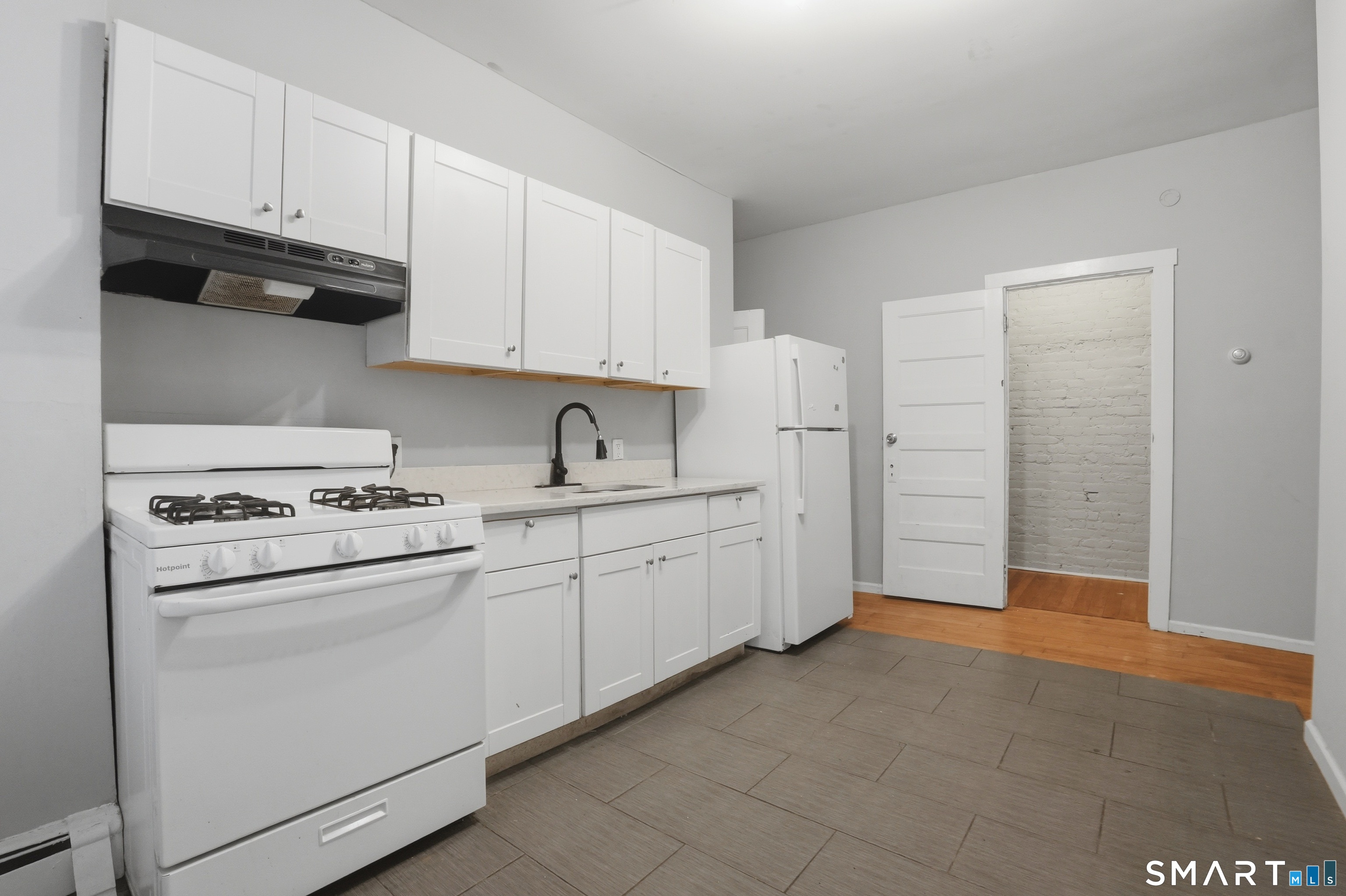 584 Kossuth Street Property Photo 11