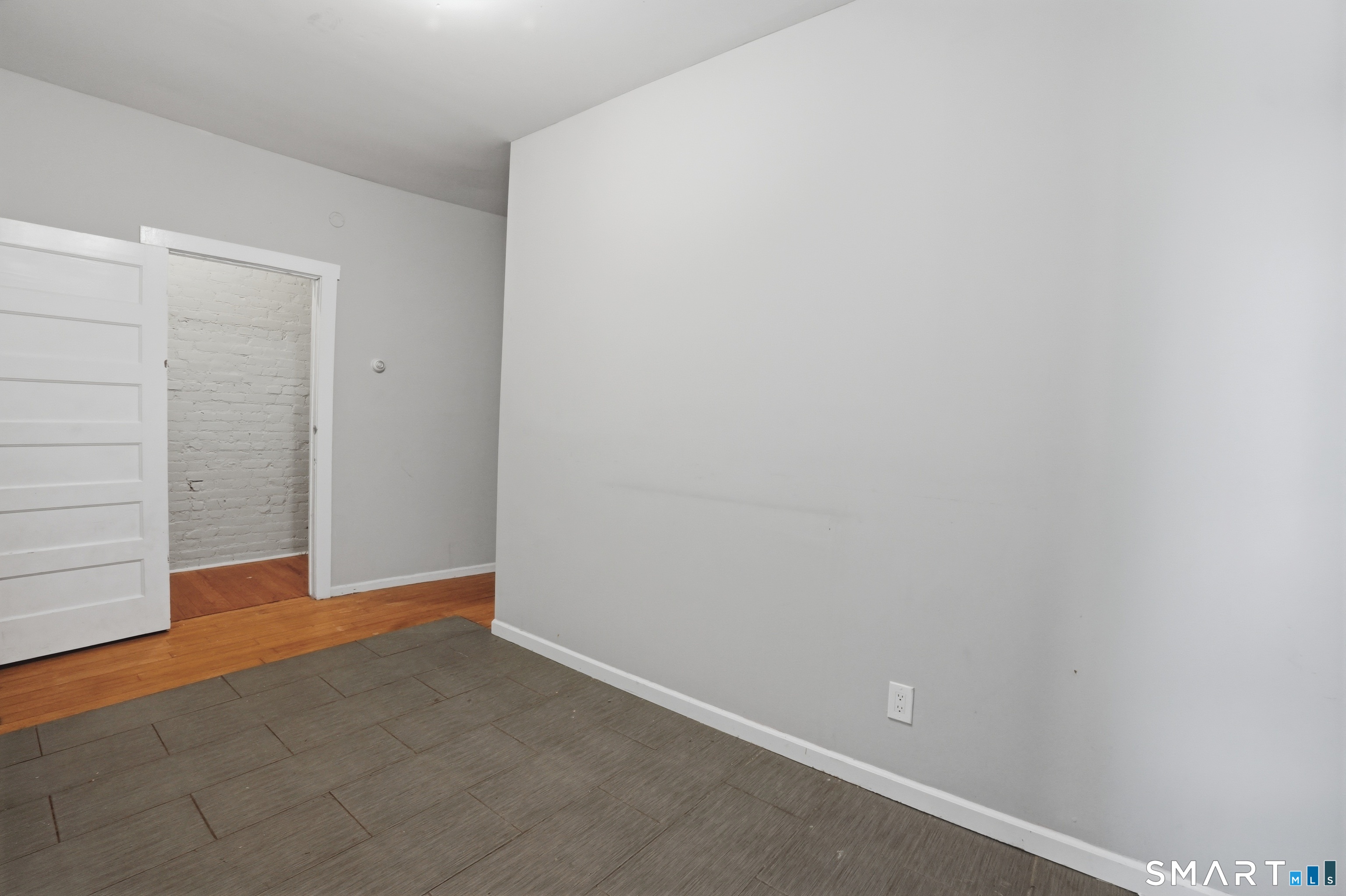 584 Kossuth Street Property Photo 12