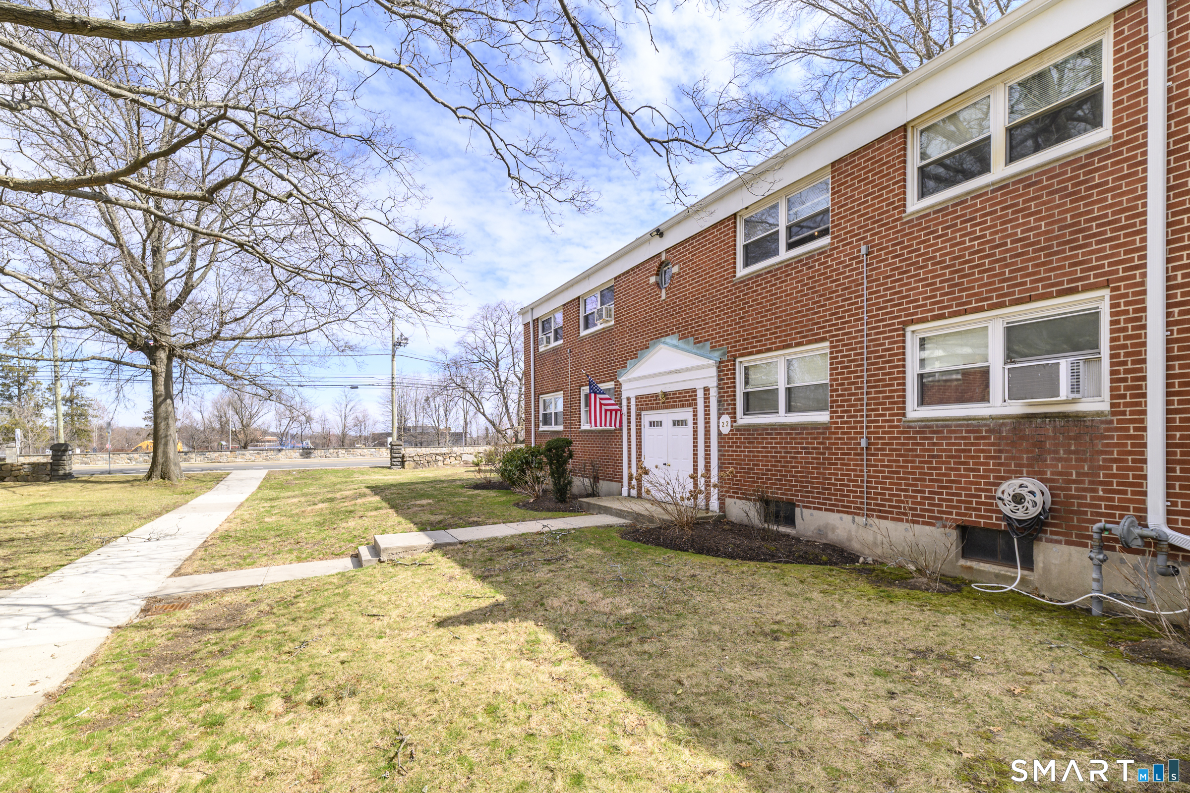 22 Courtland #4 Avenue Property Photo 1