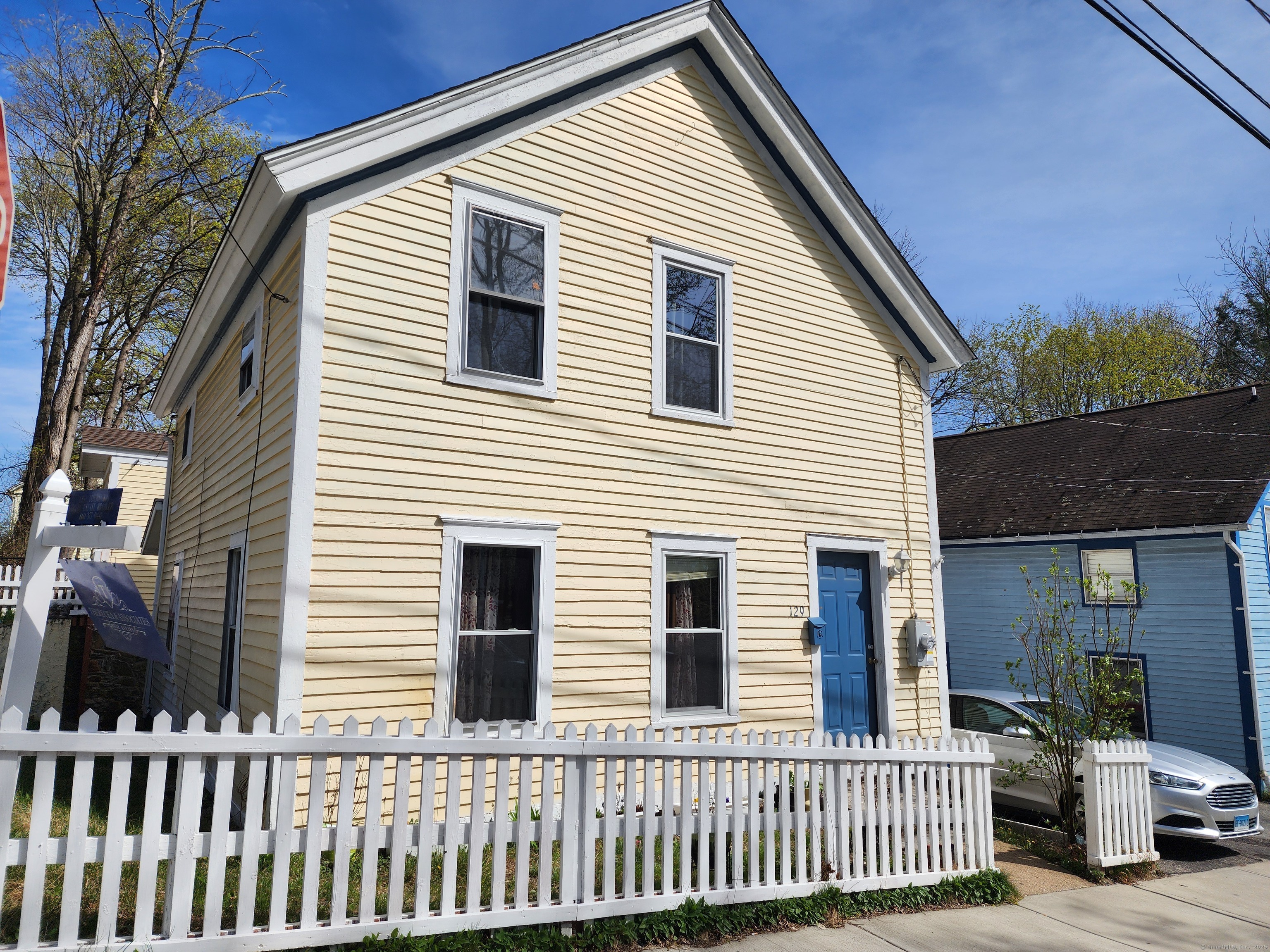 129 Walnut Street Property Photo 1