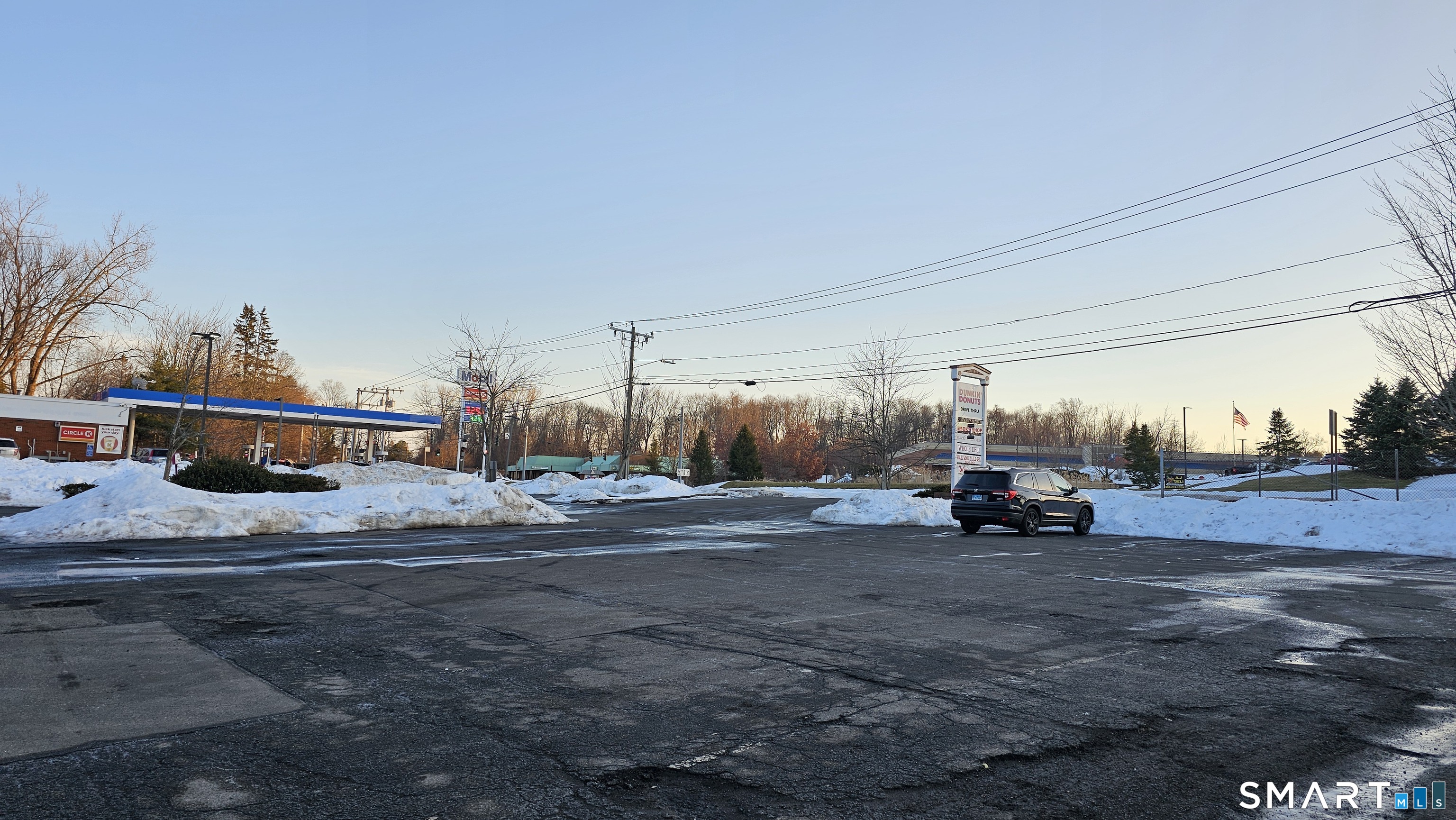 700 Poquonock Avenue Property Photo 3