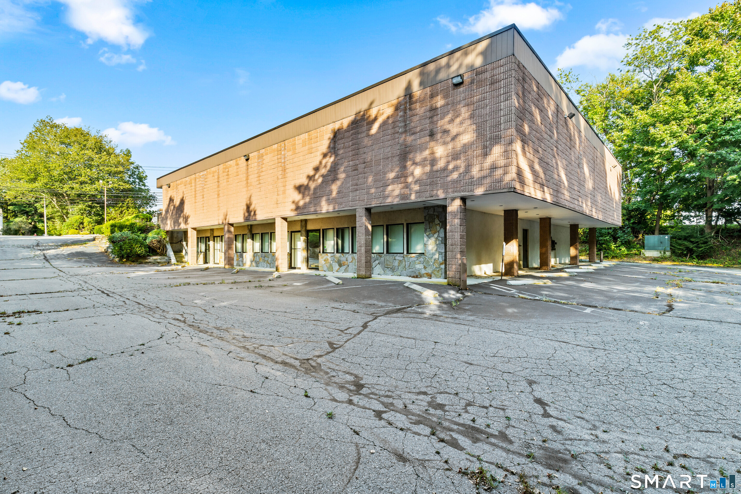256 Boston Post Road Property Photo 2