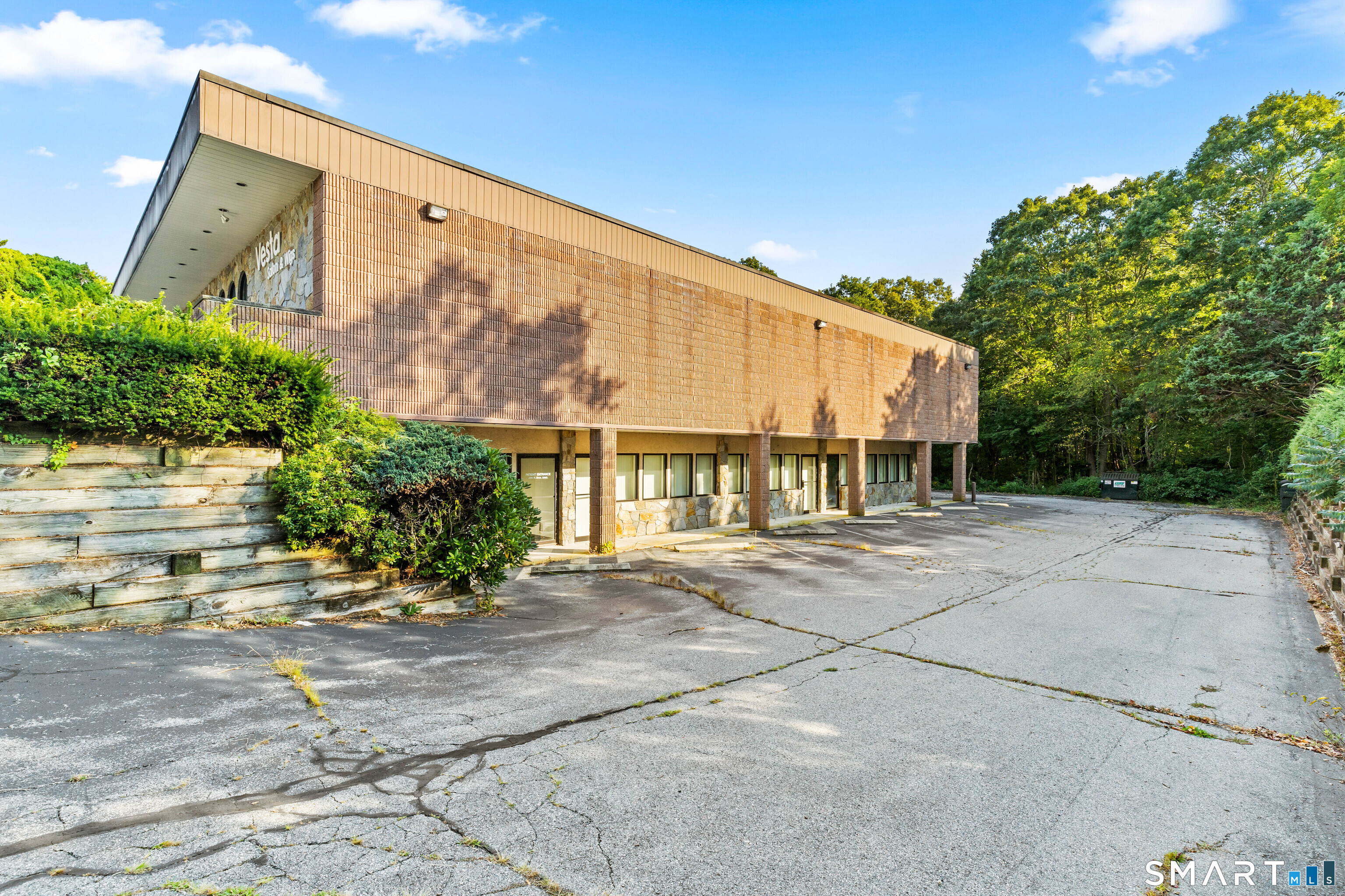 256 Boston Post Road Property Photo 3