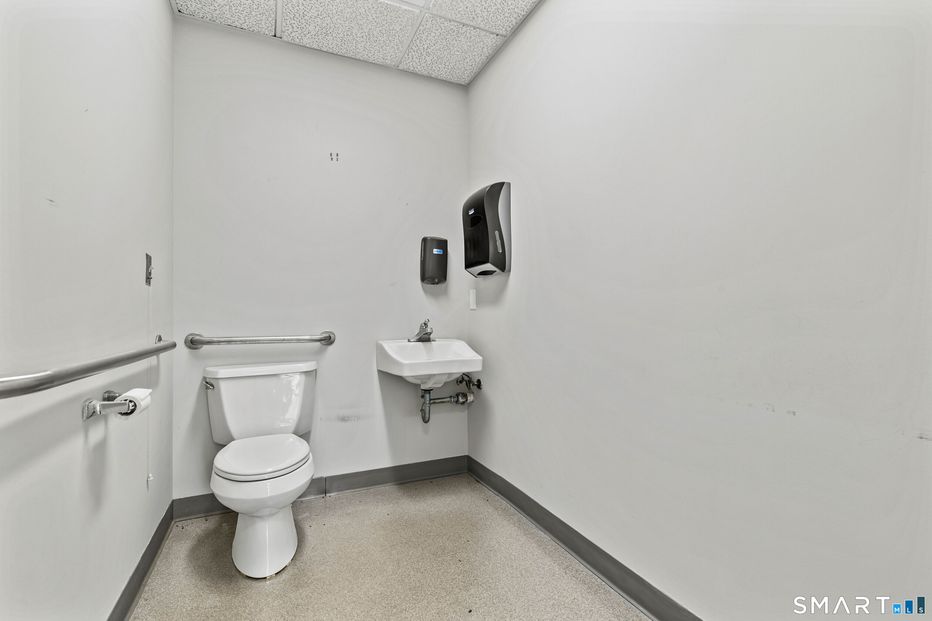 256 Boston Post Road Property Photo 11