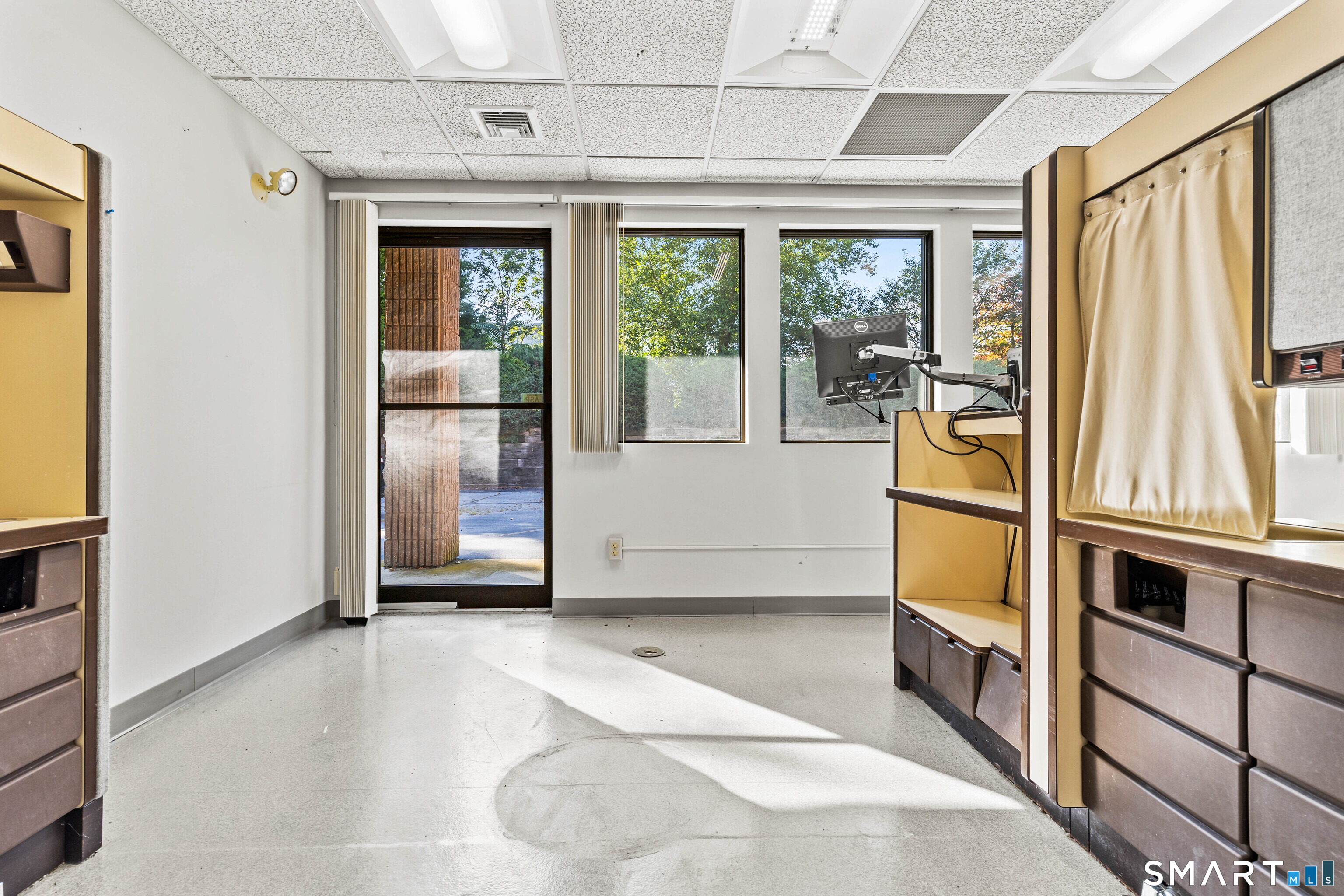256 Boston Post Road Property Photo 16