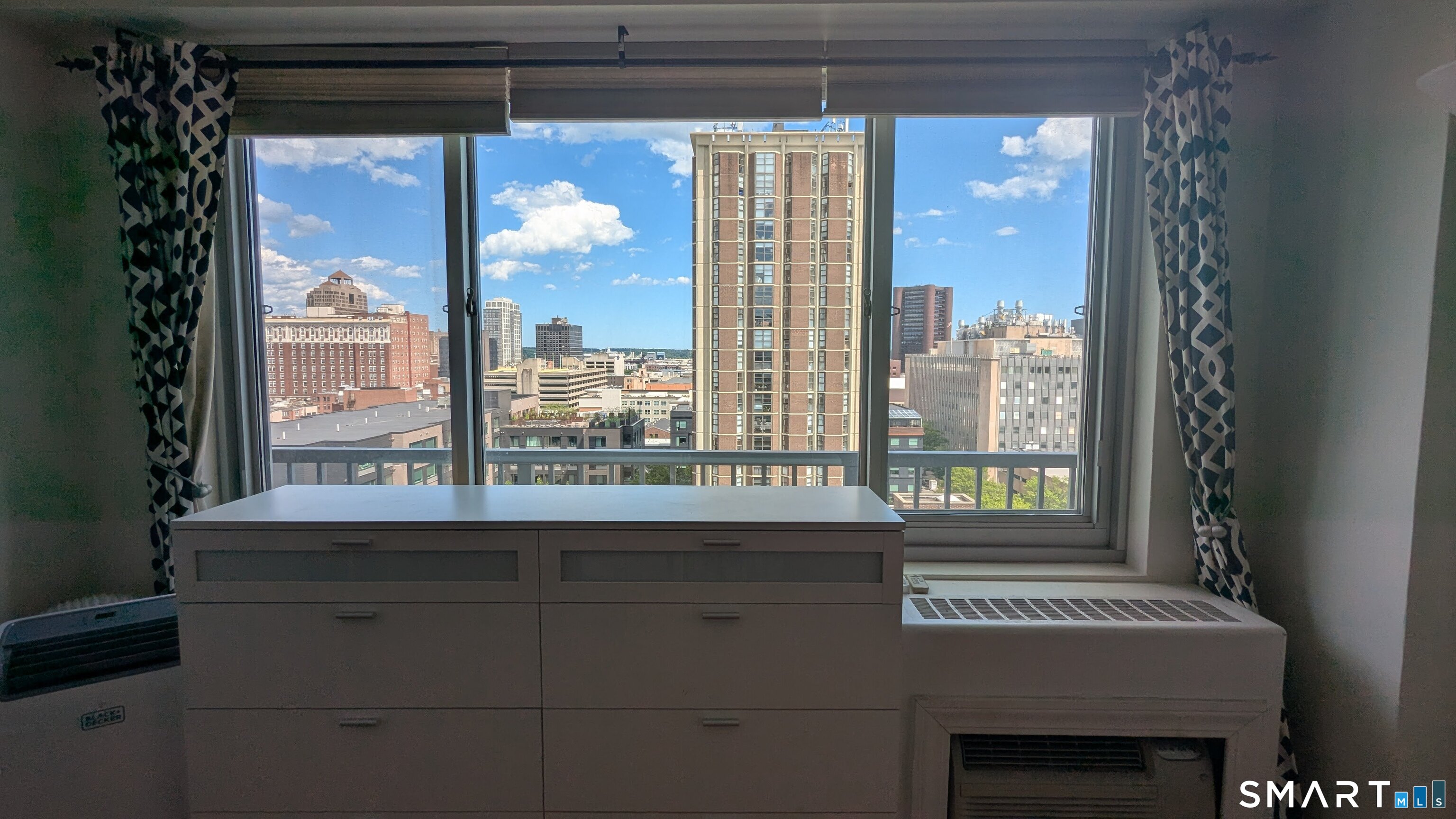 100 York 15m Street Property Photo 2