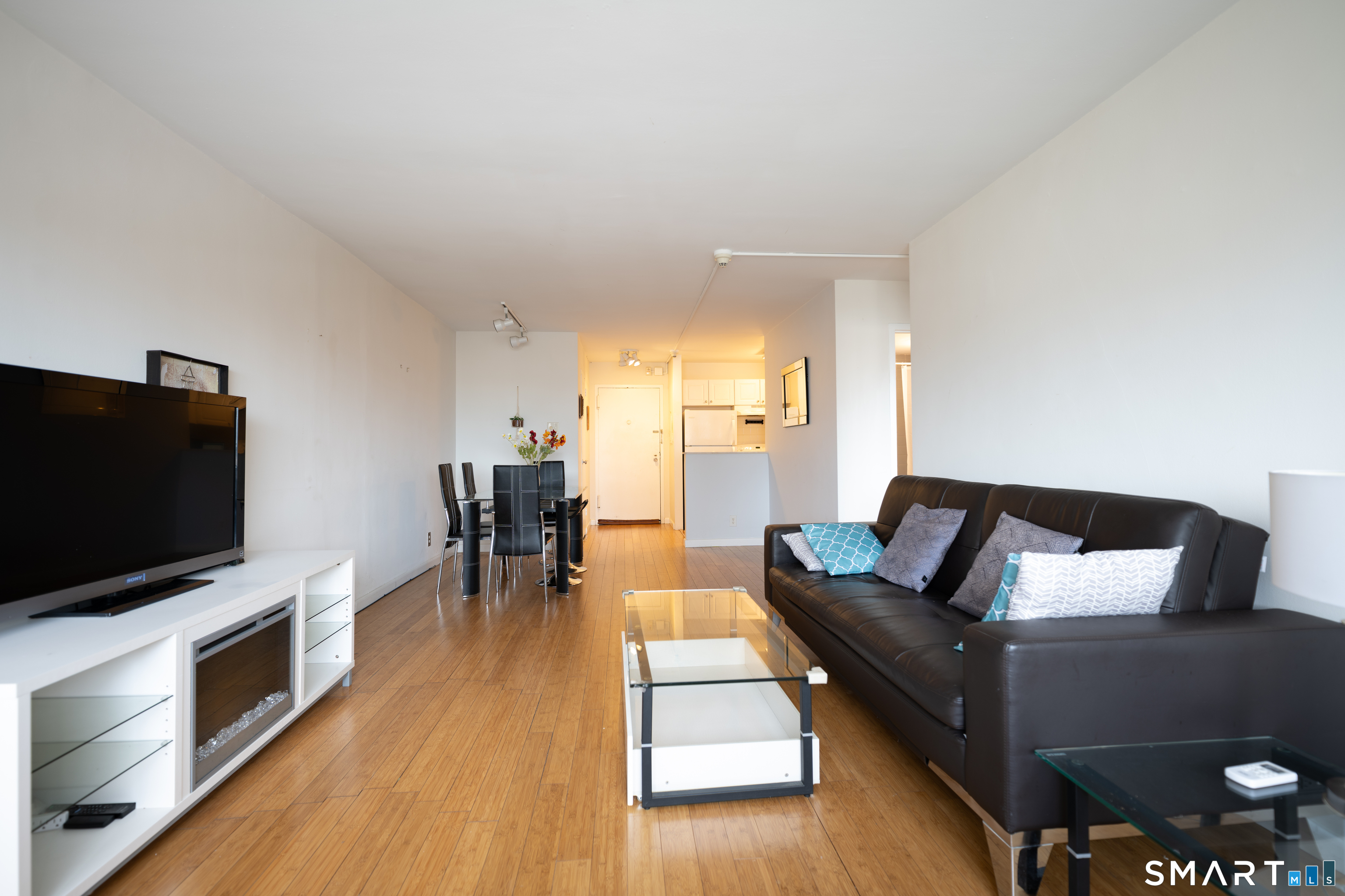 100 York 15m Street Property Photo 3