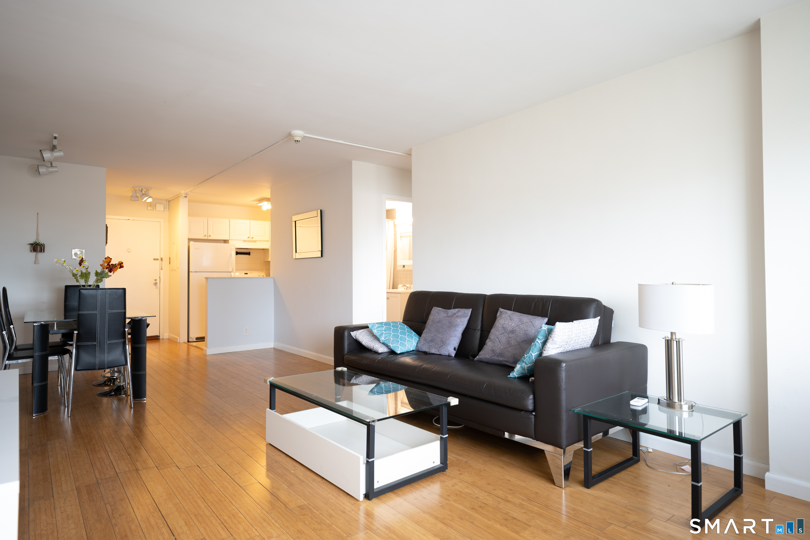 100 York 15m Street Property Photo 4