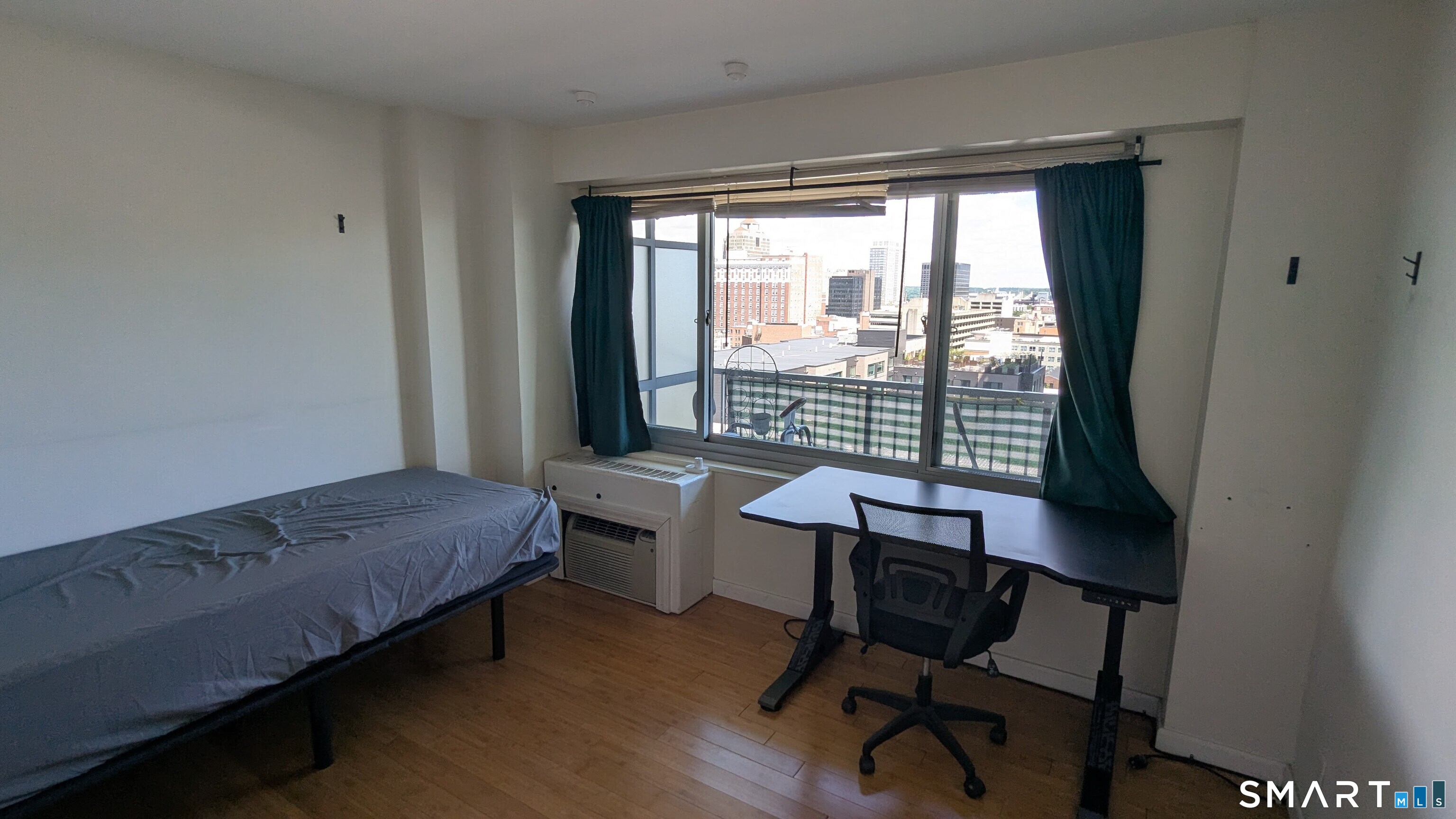 100 York 15m Street Property Photo 6