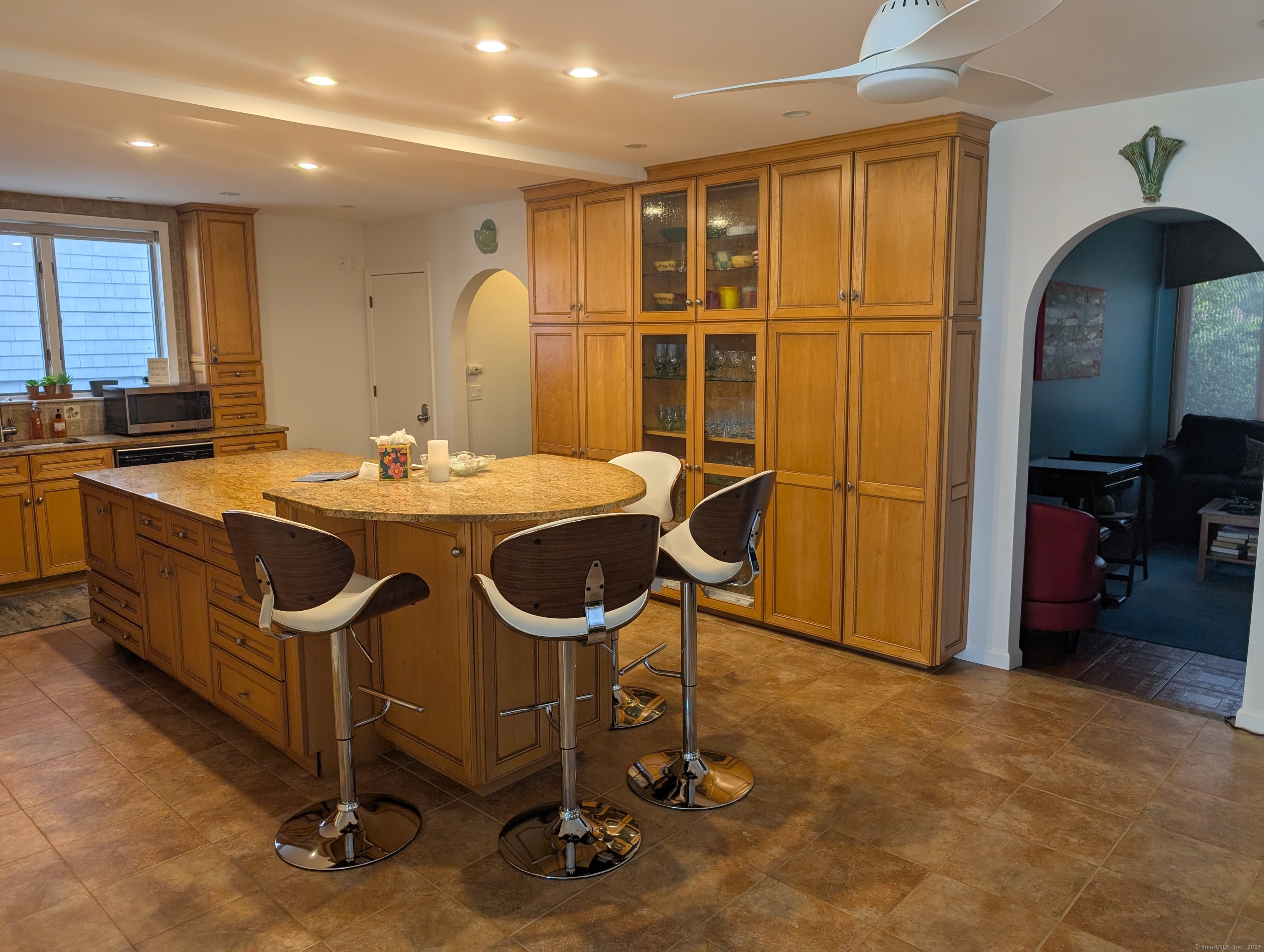 248 Cosey Beach Avenue Property Photo 12